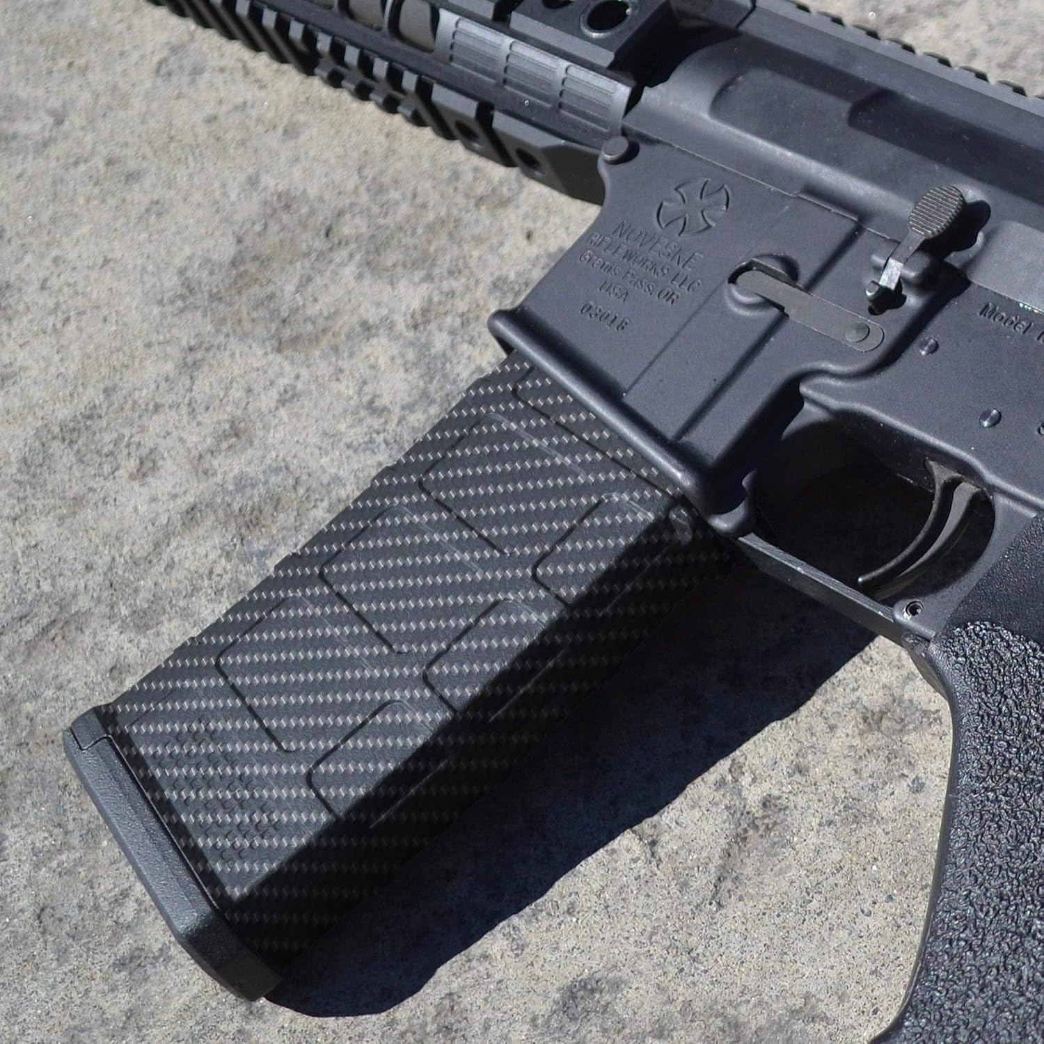 GunSkins AR-15 Mag Skins - 3 Pack - Premium Vinyl Mag Wraps - Easy to Install and Fits 30rd Magazines - 100% Waterproof Non-Reflective Matte Finish - Made in USA - Carbon Fiber : Sports & Outdoors