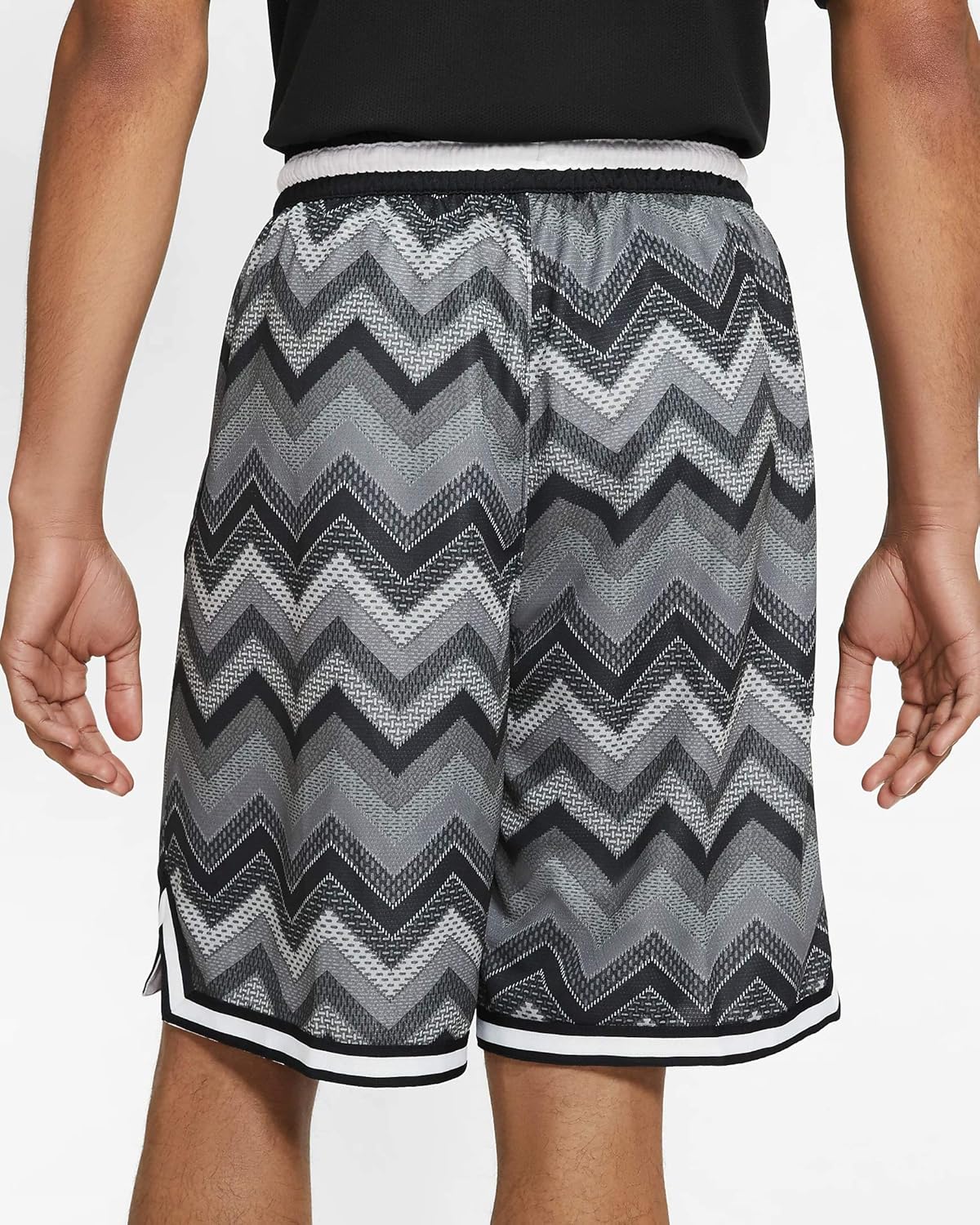 nike city exploration shorts