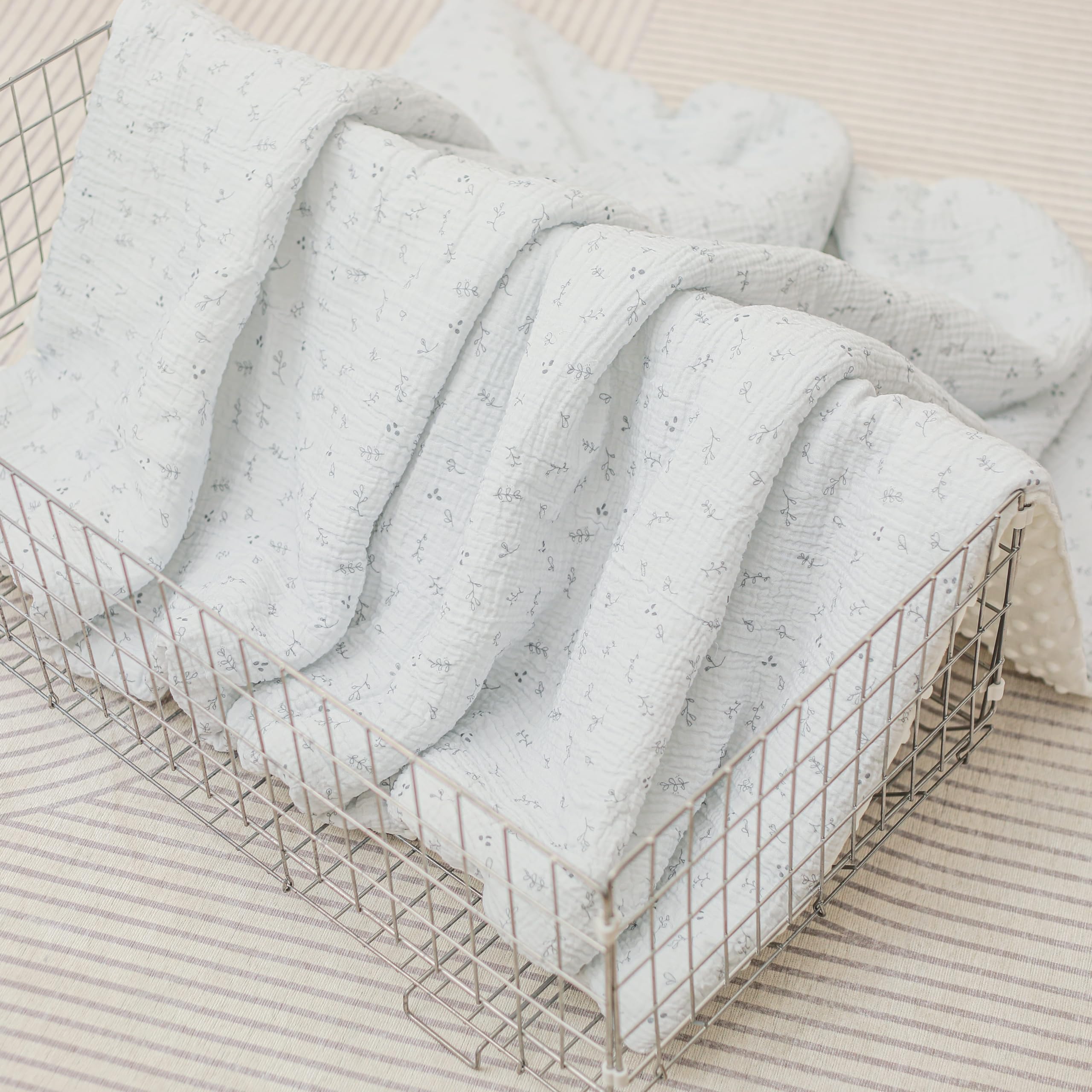 Baby and Toddler Blanket in Muslin Cotton and Soft Minky Oeko Tex - 100x135 cm - Thick Cot Blanket Polyester Filling - Comfort - Baby Swaddle, Comforter, Nap, Preschool - Newborn Gift for Girl or Boy