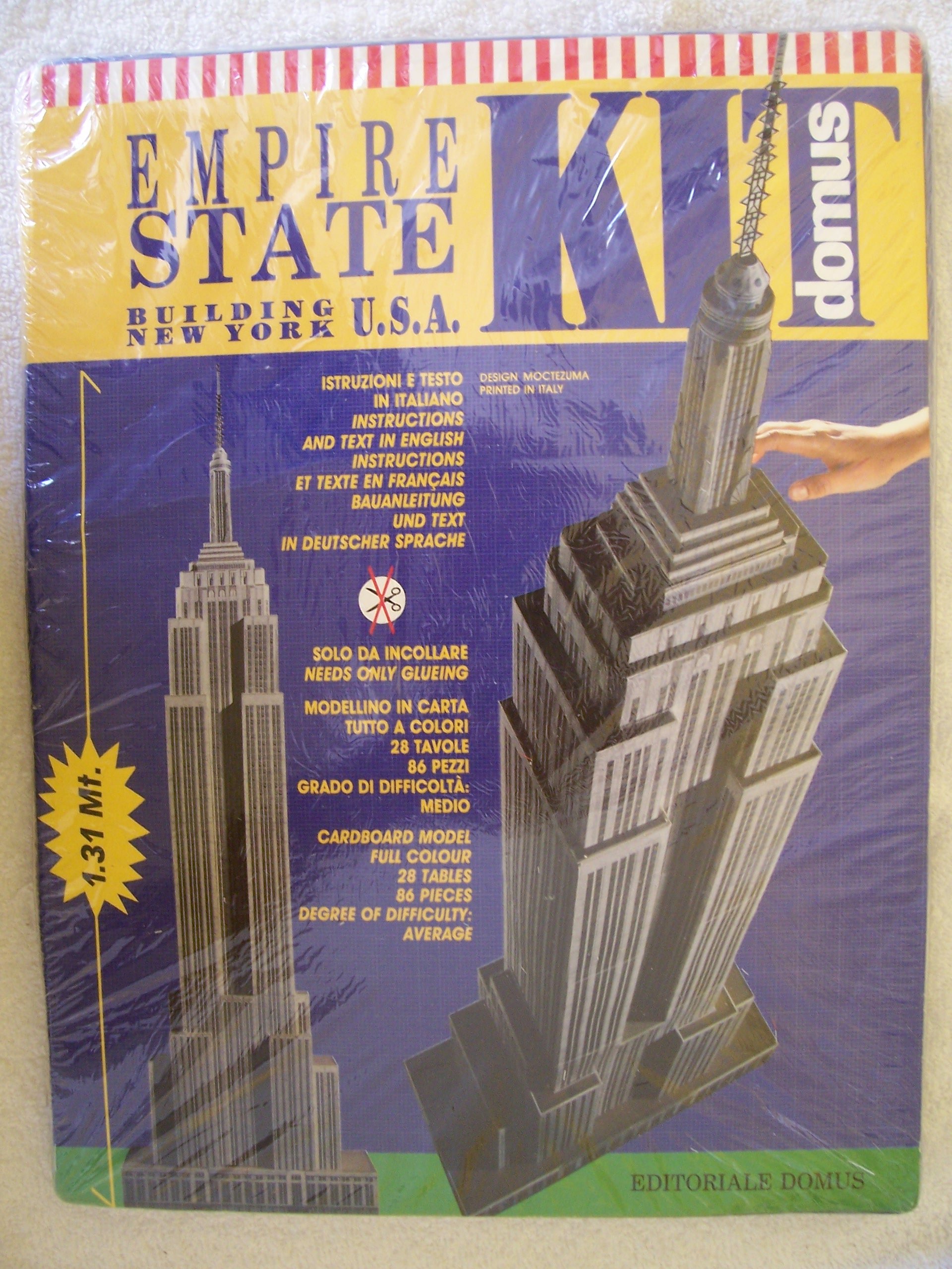 Empire State Building Pop Kit Cardboard Model Full Colours 28 Tables 86 Pieces Degree Of Difficulty Average Instructions In Several Languages Amazon Com Books