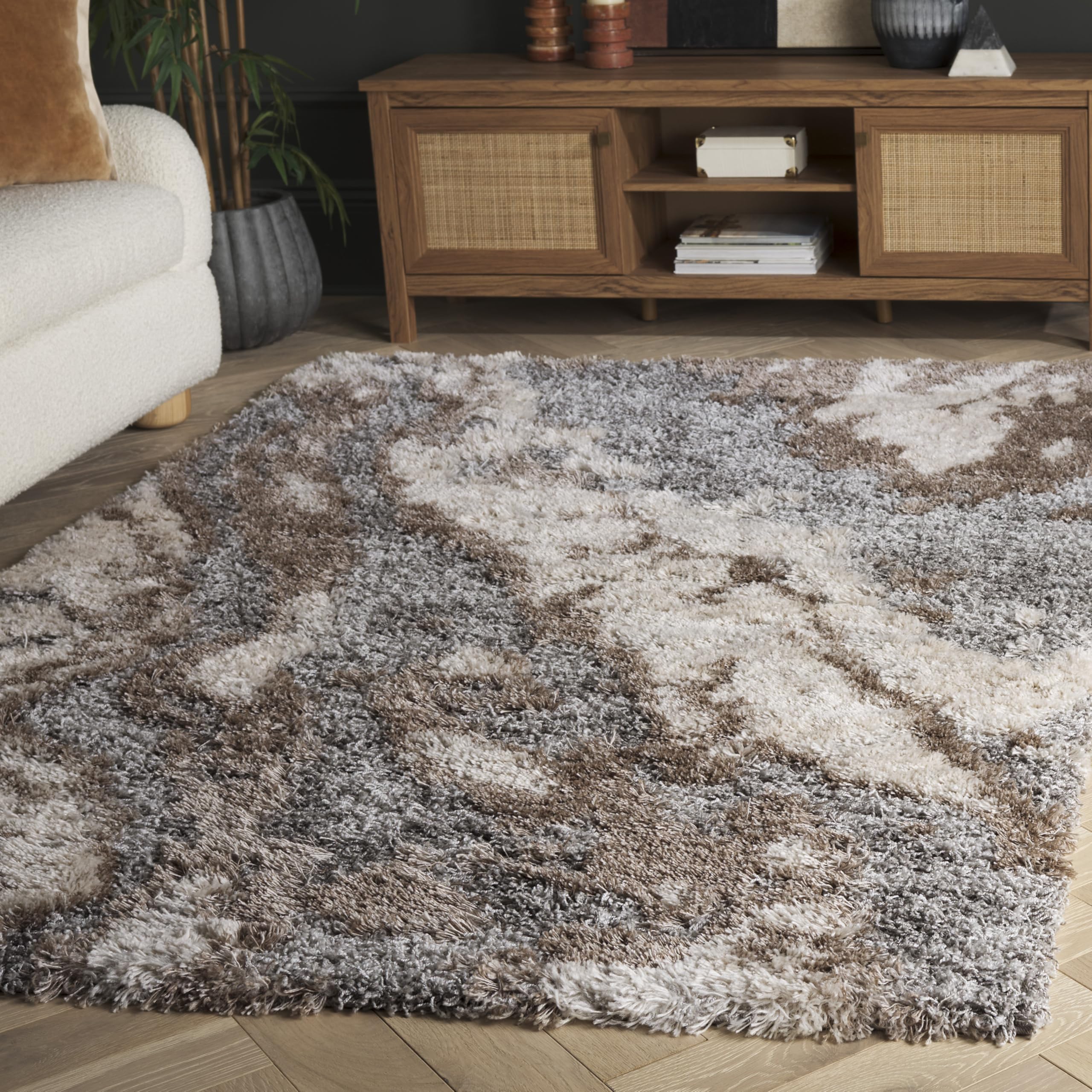 SAFAVIEH Horizon Shag Collection Area Rug - 5'3" x 7'7", Taupe & Blue, Modern Abstract Design, Non-Shedding & Easy Care, 2-inch Thick Ideal for High Traffic Areas in Living Room, Bedroom (HZN890E) Image