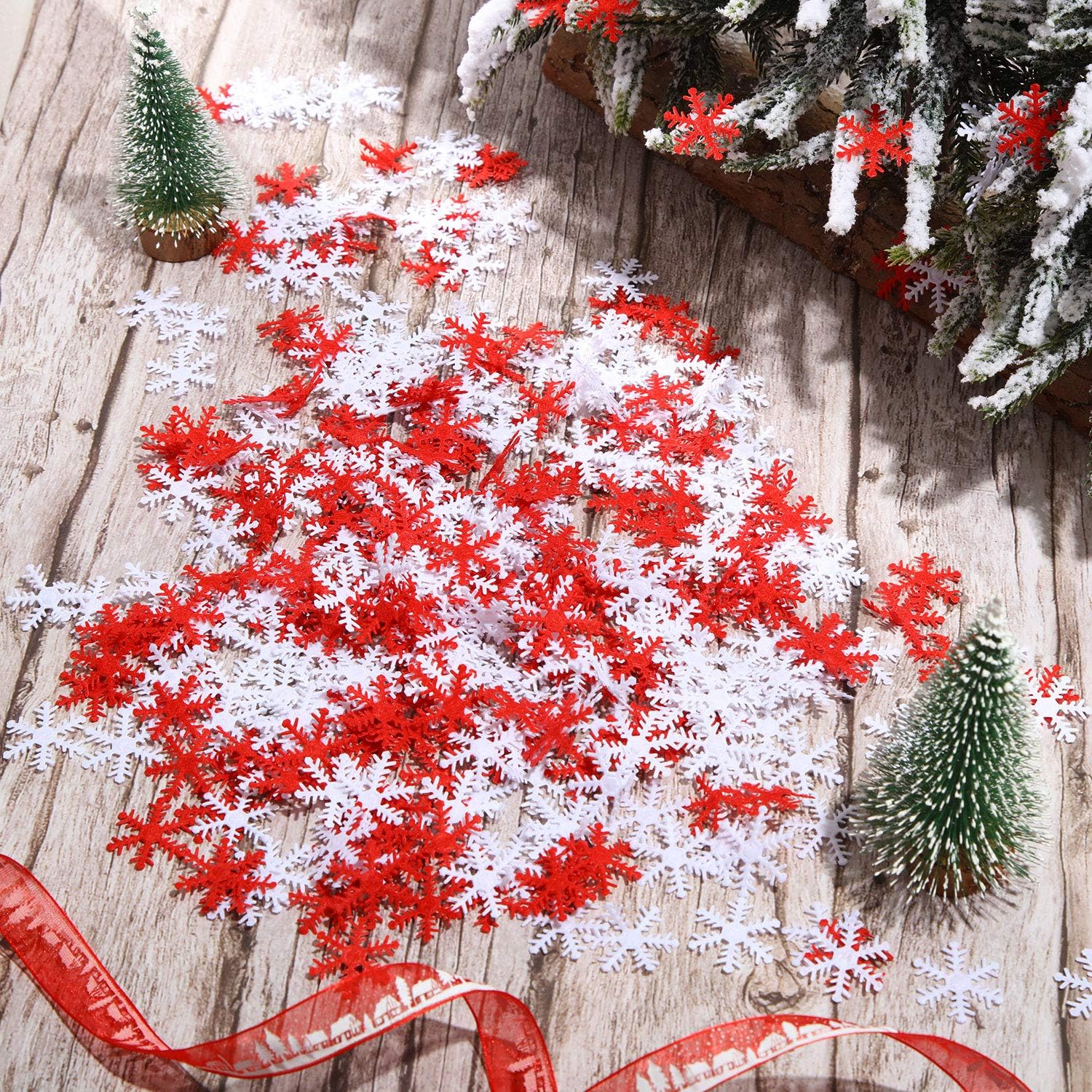 Willbond 500 Pieces Christmas Winter Snowflakes Table Confetti