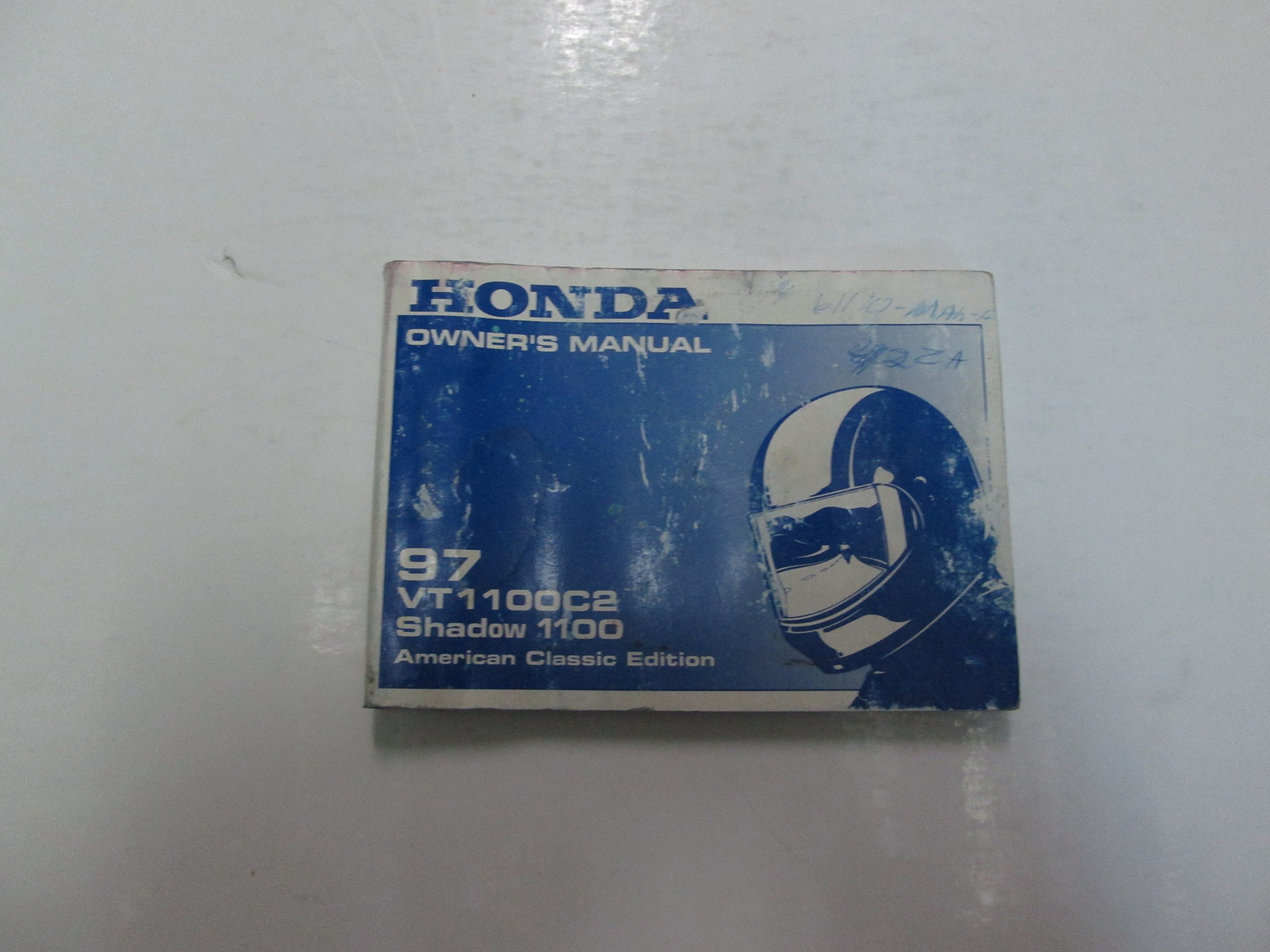 1997 HONDA VT1100C2 Shadow 1100 American Classic Owners Manual WATER DAMAGE  ***: Honda: Amazon.com: Books