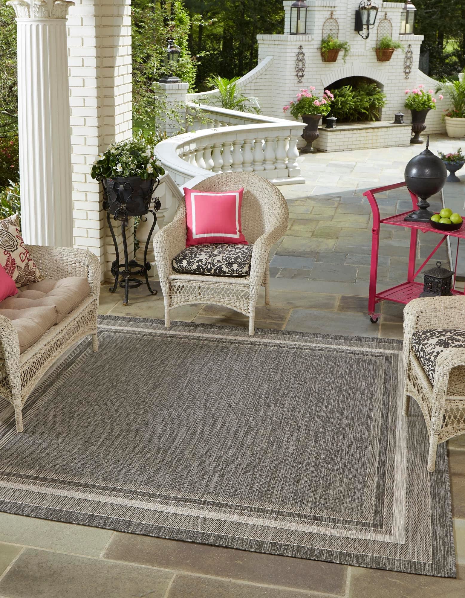 Unique Loom Outdoor Border Collection Area Rug - Soft Border (7' 10" Square, Black/ Ivory) Image