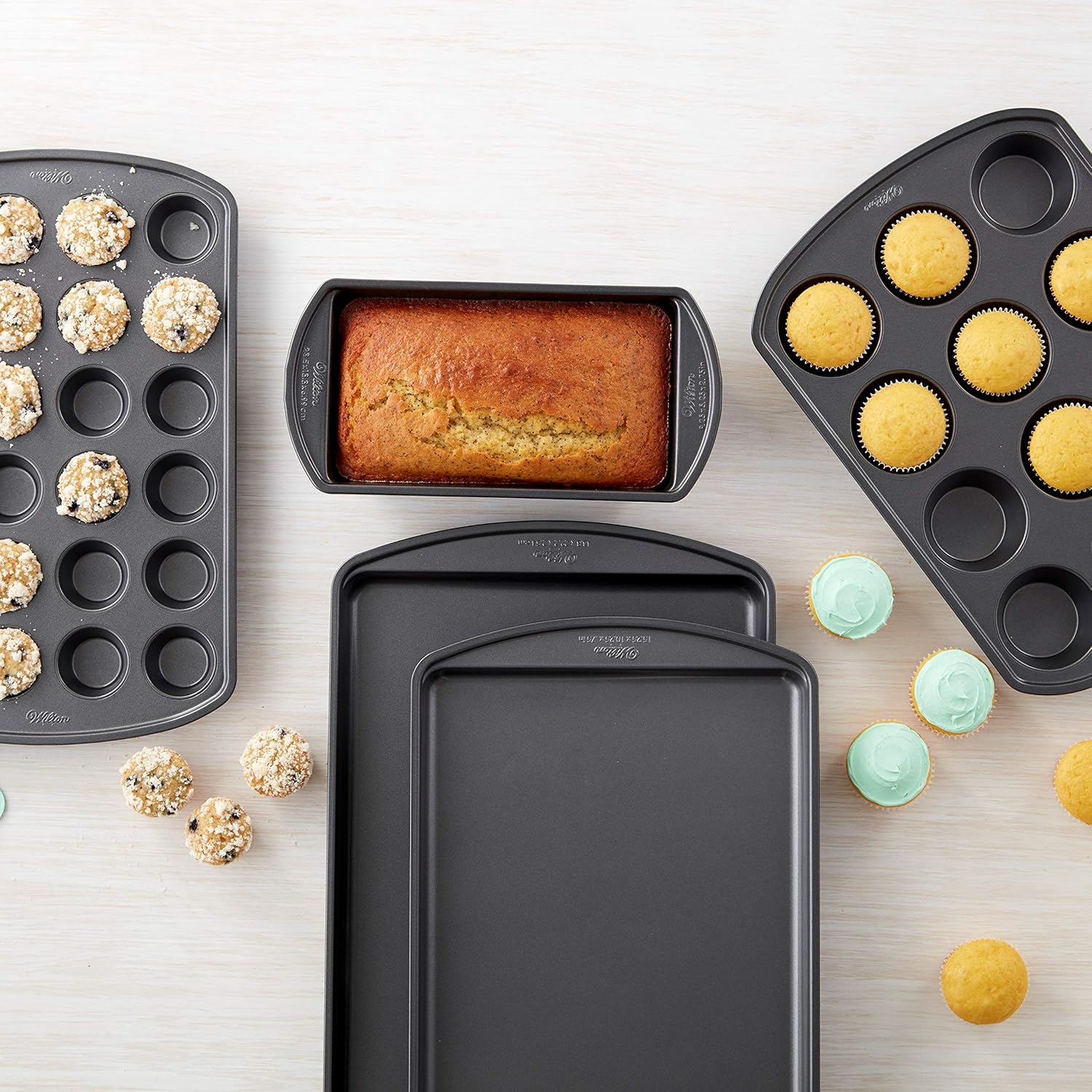 Wilton Perfect Results Premium Non-Stick Bakeware Cookie Baking Sheets Set, 2-Piece: Kitchen & Dining