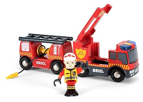 BRIO World 33811 - Feuerwehr Leiterfahrzeug mit Licht und Sound, bunt
