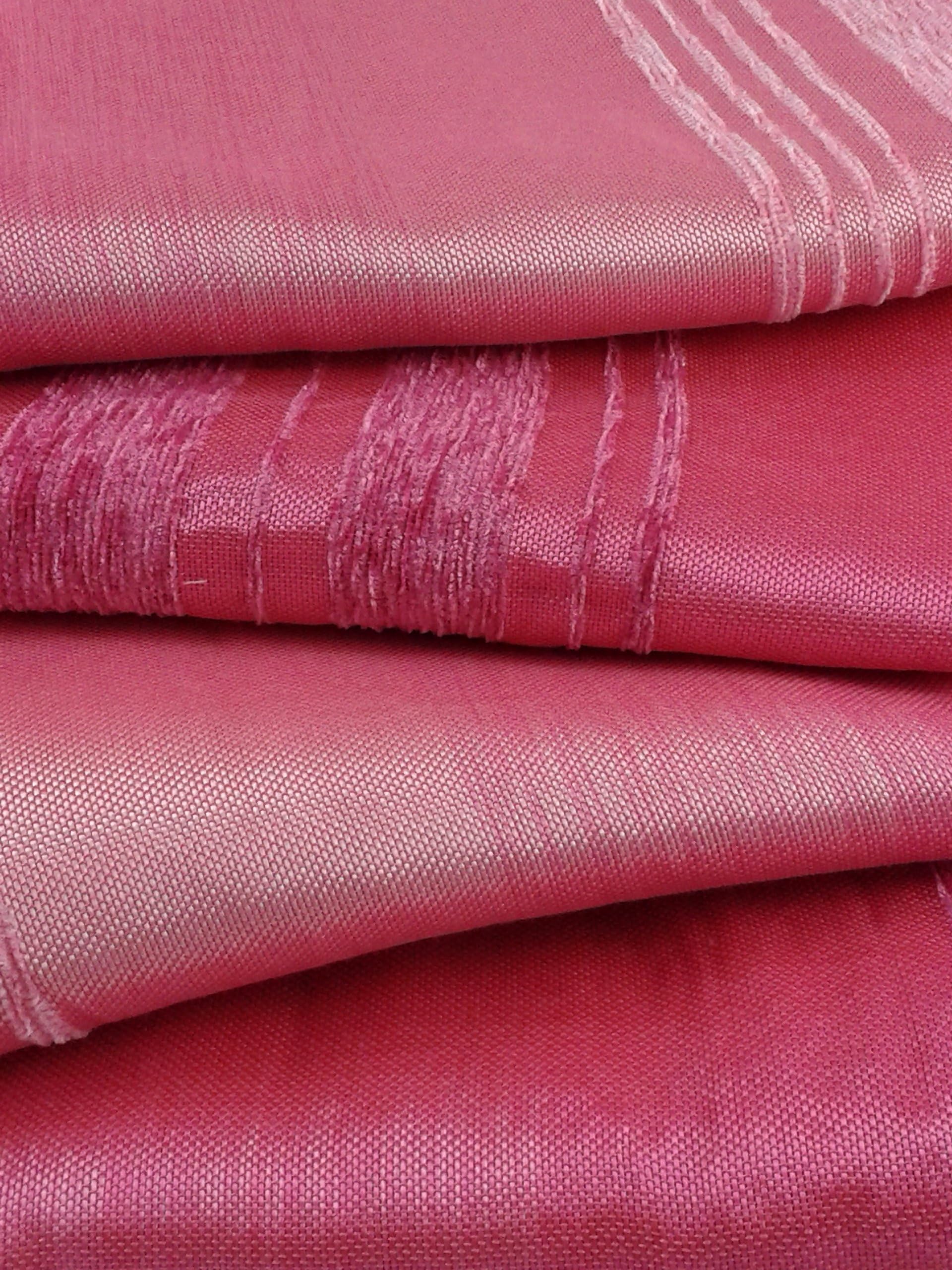 Traditional Moroccan Hand Loomed Sabra (Cactus Silk) and Wool Throw Blanket in Pink Shades (300 cm x 200 cm)
