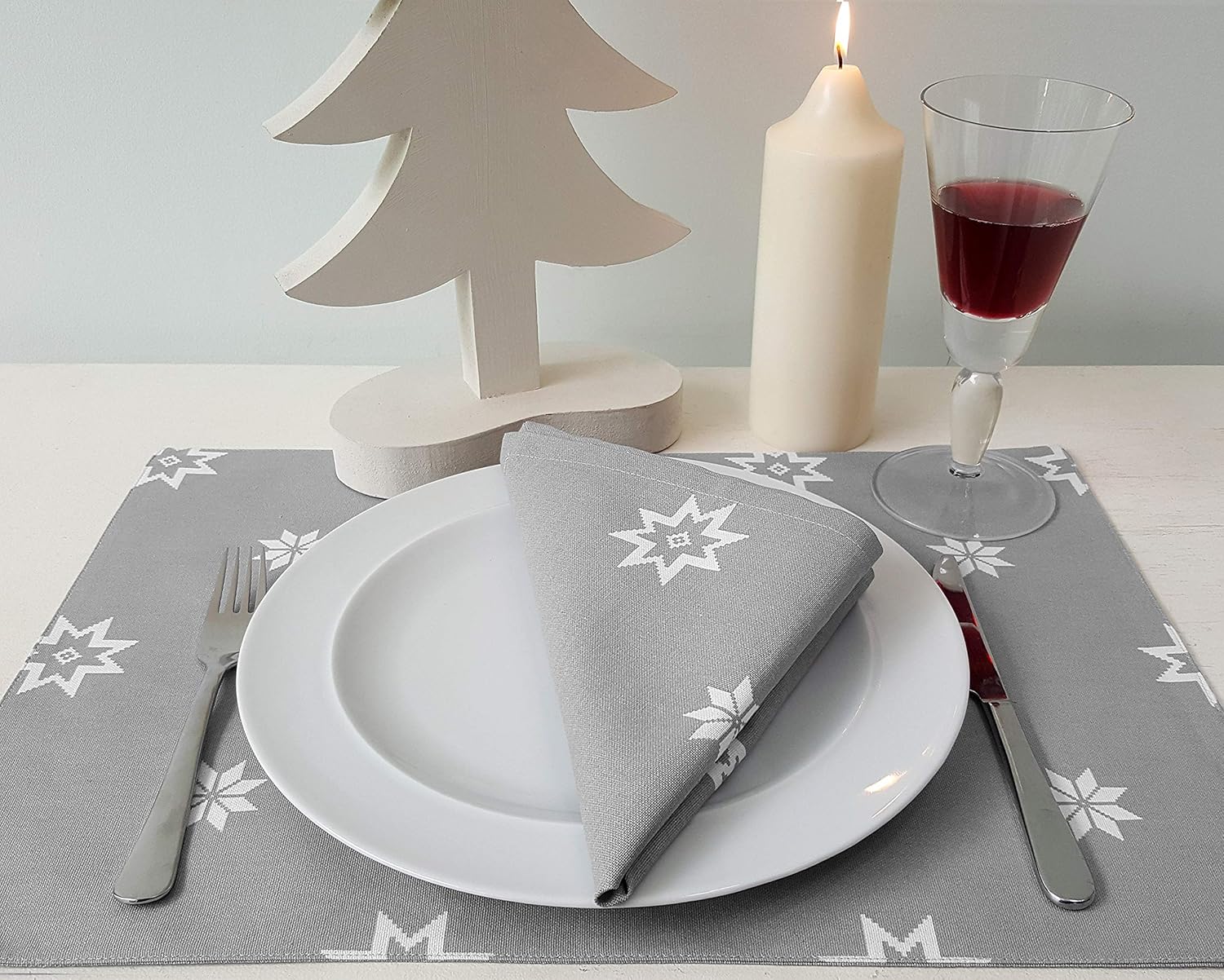 Ragged Rose Christmas Napkin, Cotton Napkins for Christmas-Themed Dining Table Setting & Silverware - Image 5