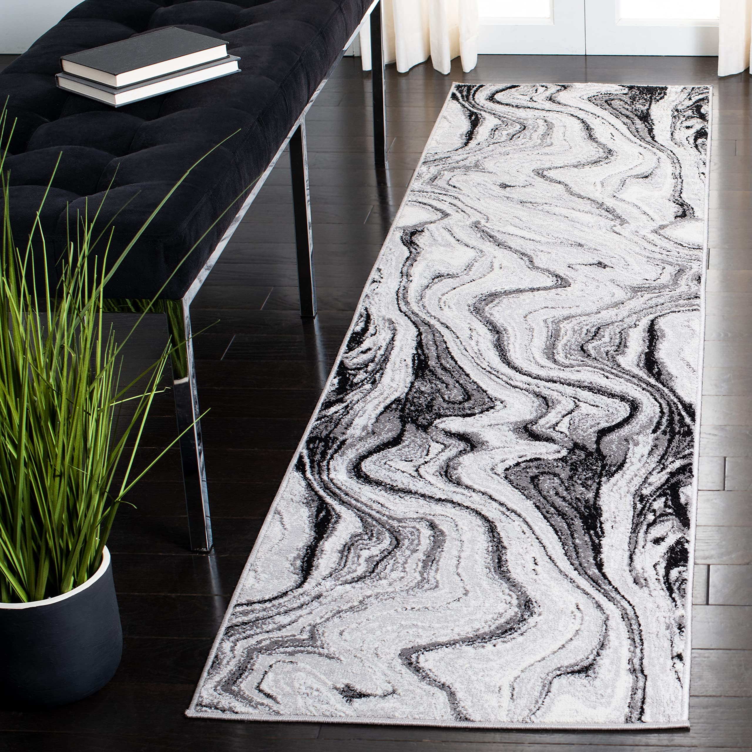 Safavieh Contemporary Rug for Living Room, Dining Room, Bedroom - Amelia Collection, Short Pile, in Grey and Gold, 61 X 213 cm