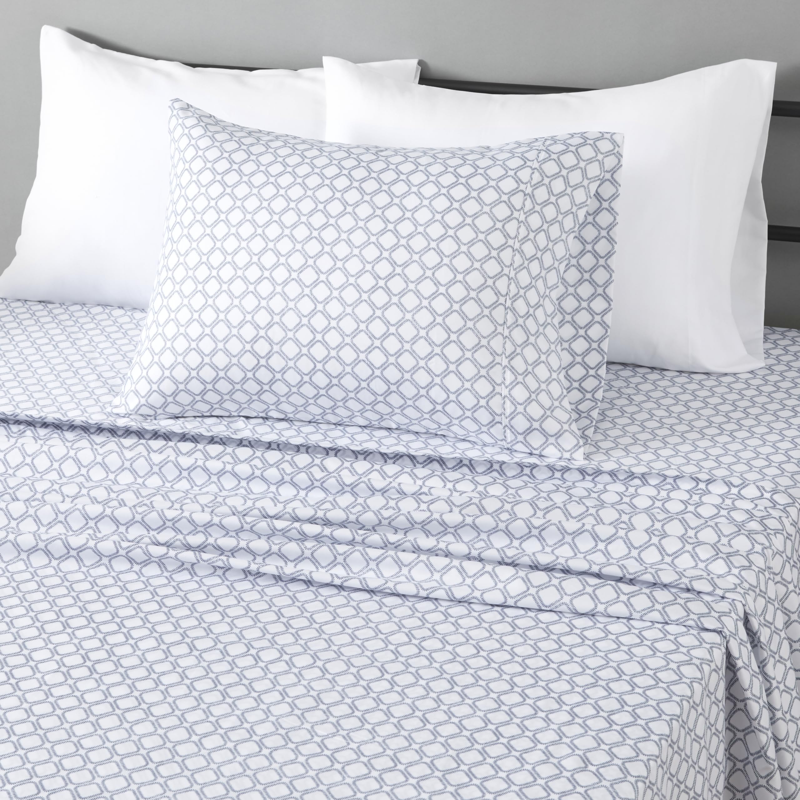 Photo 1 of Amazon Basics Lightweight Microfiber 3-Piece Bed Sheet Set, Aqua, Printed, Twin XL