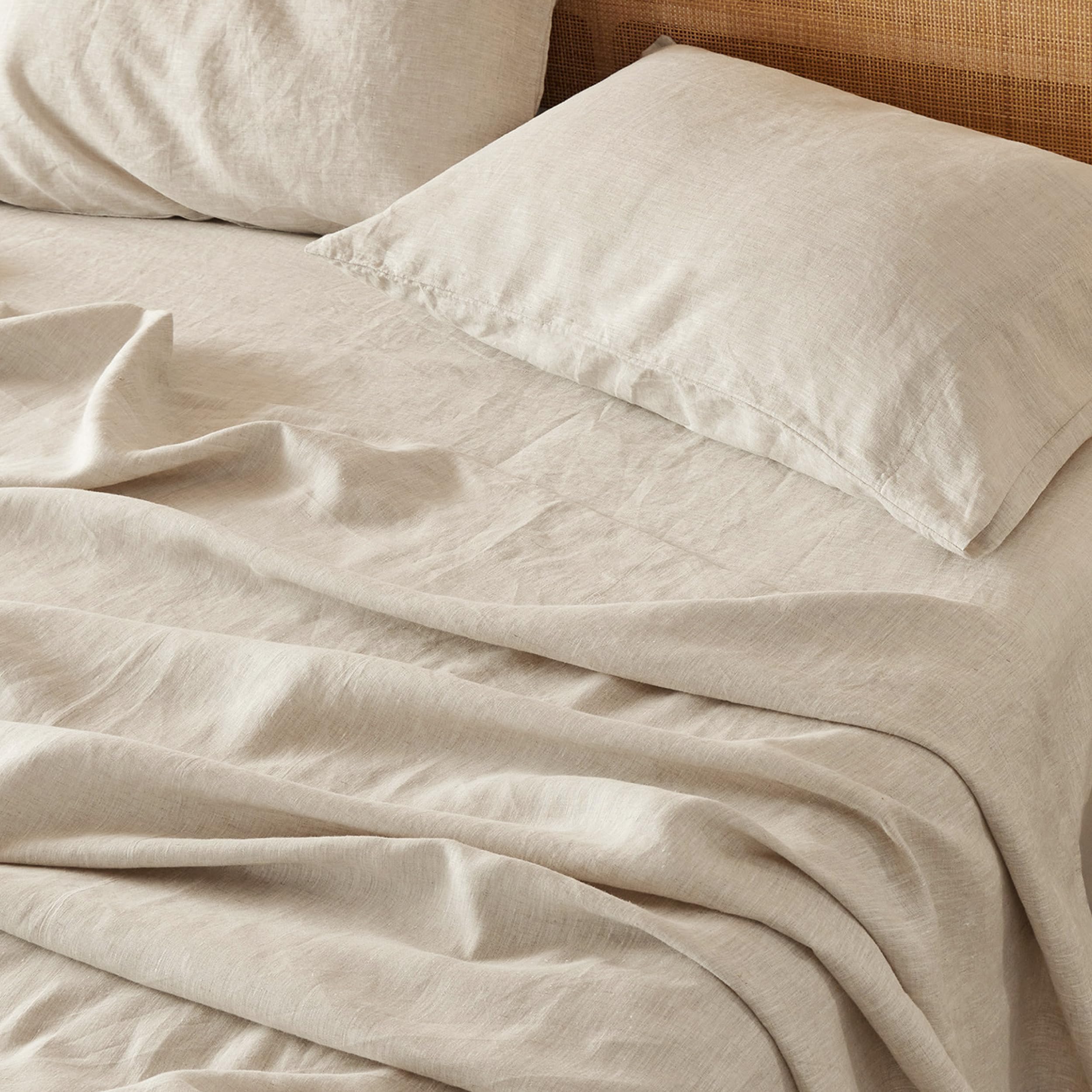 Photo 1 of Bedsure Linen Sheets - Queen Size Bed, Blend from Linen Cotton Bedsheets, Breathable Cotton Bedsheets, Gifts for All Seasons, 4 Pieces, Linen