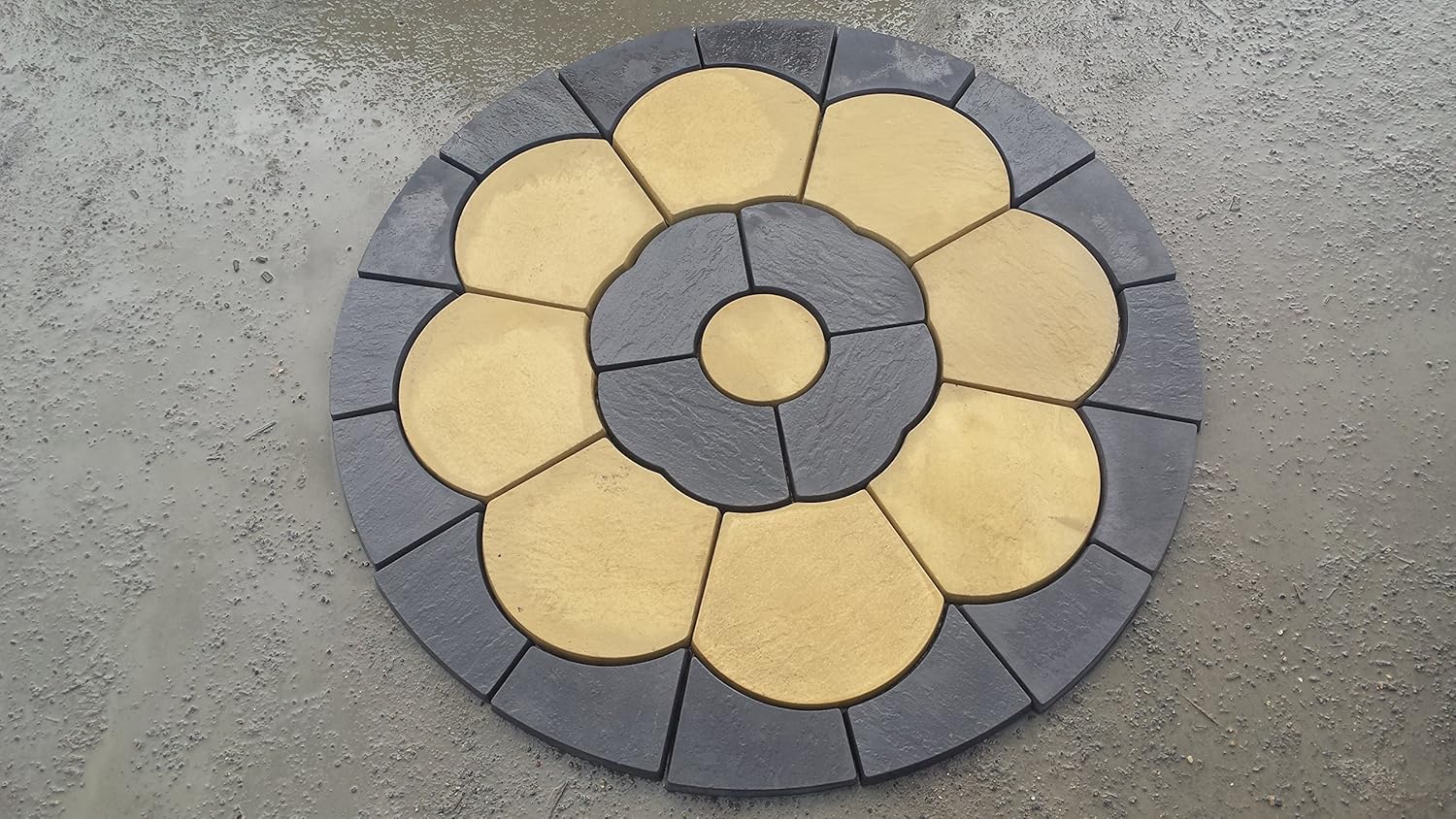 Stone Concrete Rose Patio Paving Set 1 8 Metres Amazon Co Uk