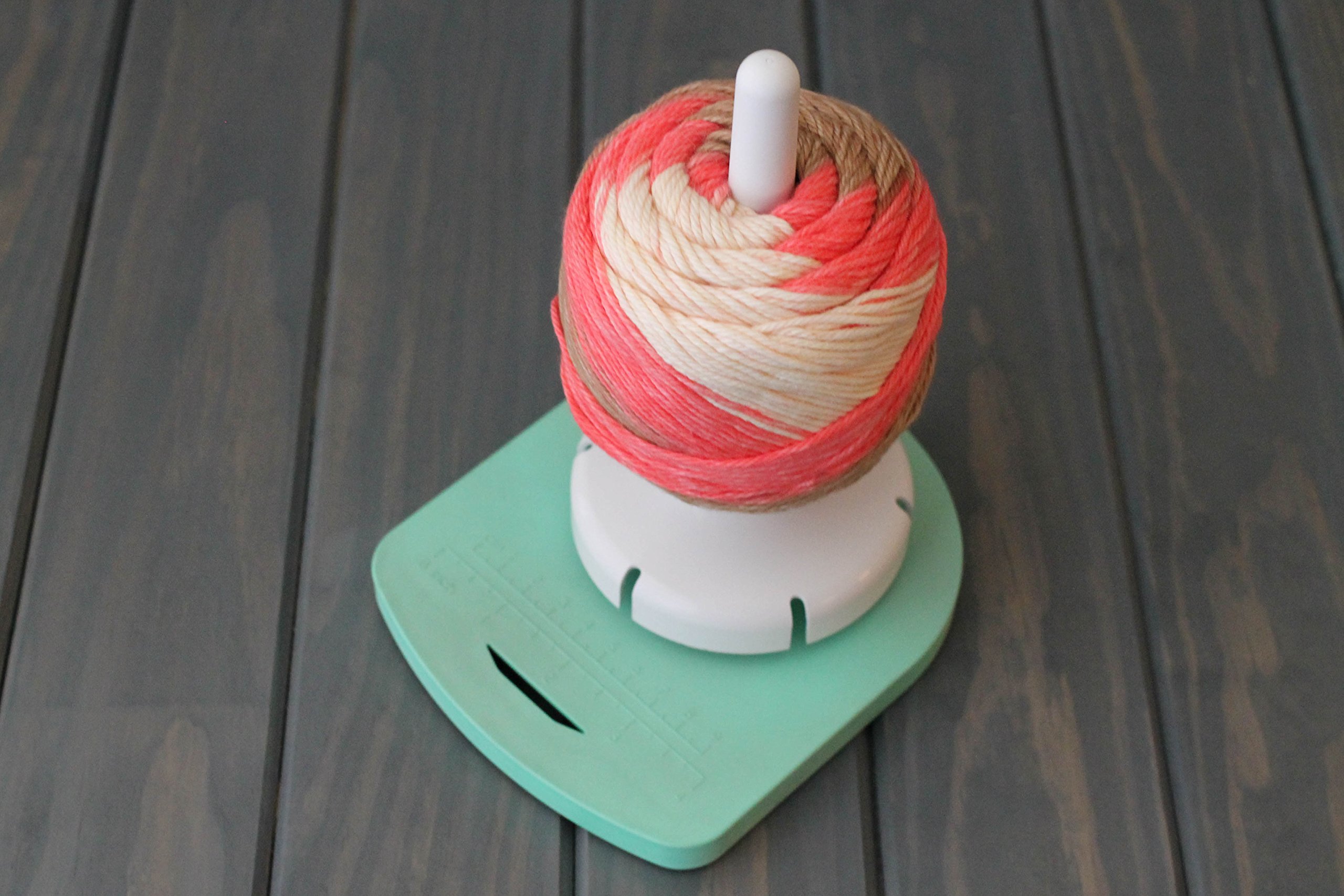 Yarn Valet 57102 Yarn Dispenser, Green & White Buy Online in UAE. Arts Crafts Products in