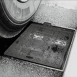 MOSINSBO 20x20 Cast Iron Manhole Cover and Frame, B