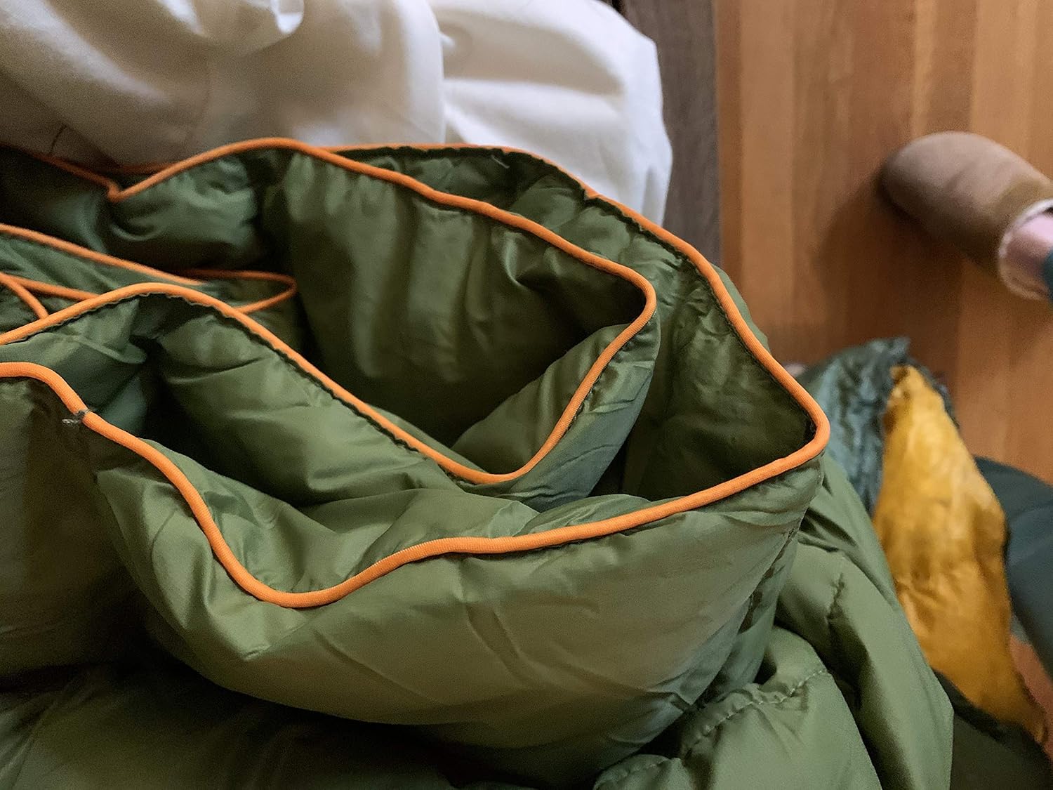 Hiker Hunger Outfitters | Extra Large Double Insulated Outdoor Camping Blanket | Easy to Pack, Waterproof, Durable, Lightweight & Warm| Best for Hiking, Backpacking, Stadium Events, Picnic | Green: Kitchen & Dining