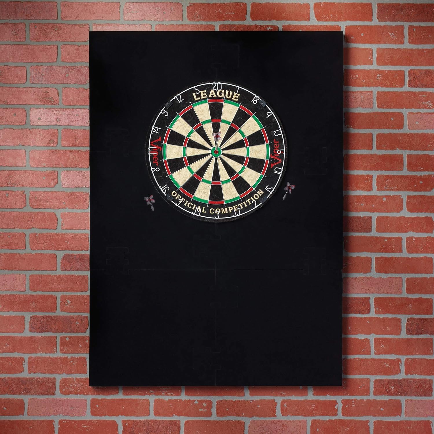 Viper Defender III Backboard & Sisal/Bristle Steel Tip Dartboard Bundle: Elite Set (Razorback Dartboard, Defender III Backboard, Edge Throw Line, 21pc Jar of Darts) : Sports & Outdoors