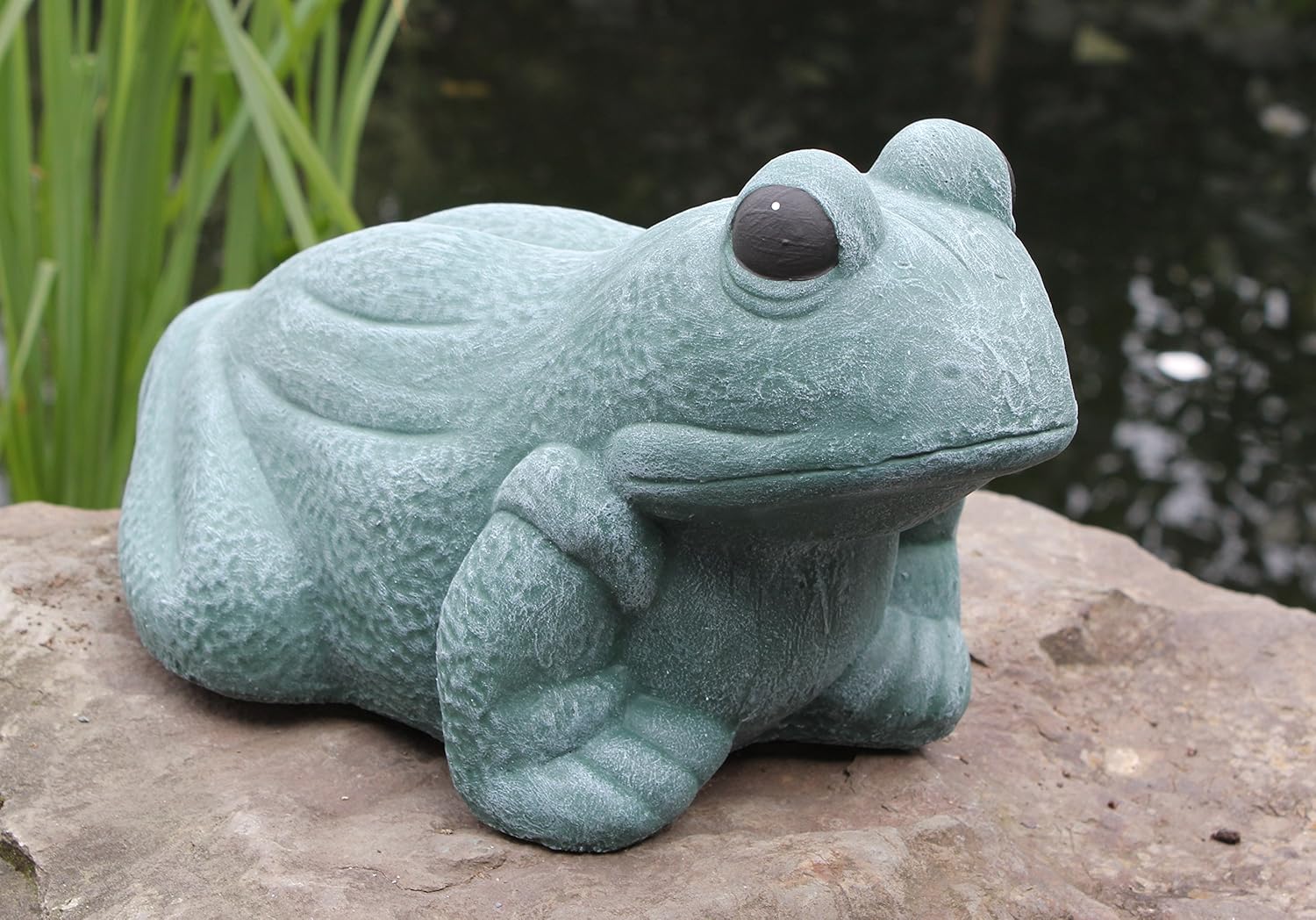 Frog ornament Garden Statue Stone Outdoor Decorative Sculpture
