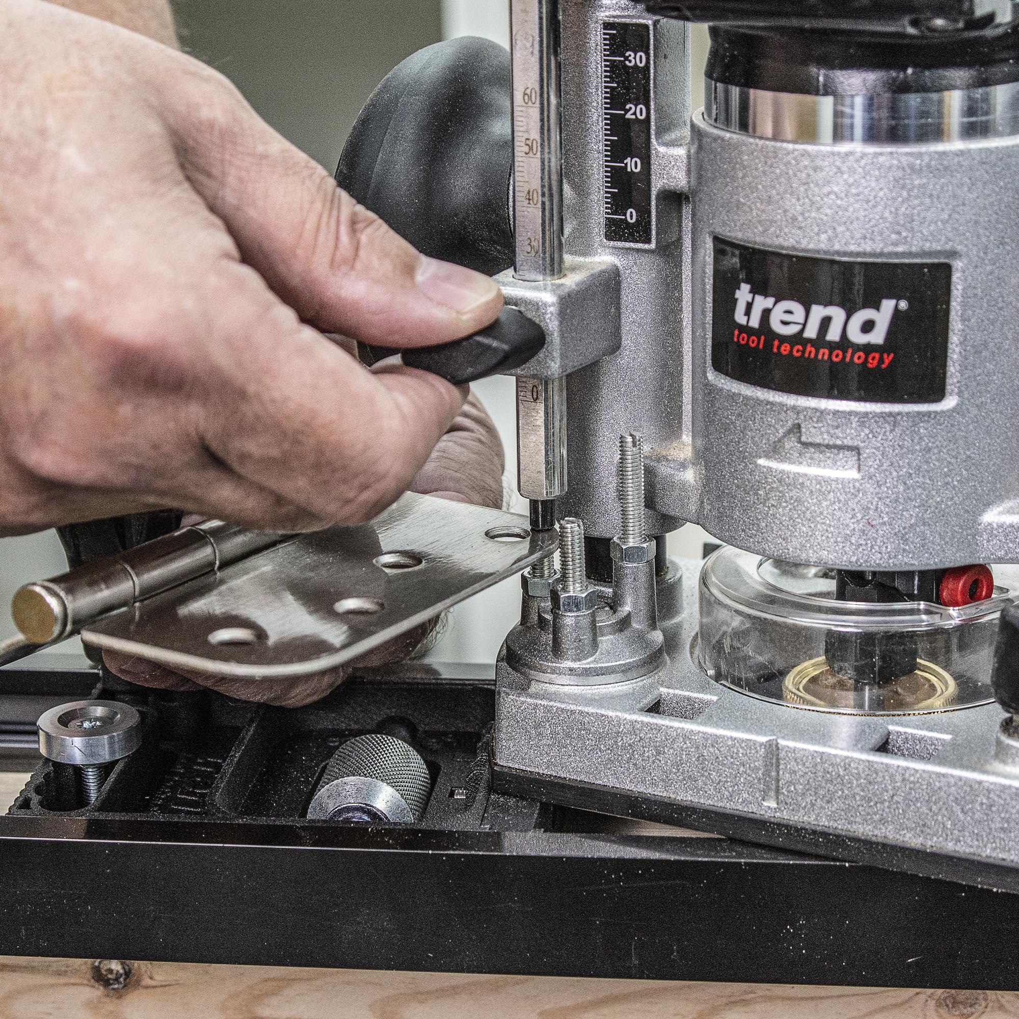 Trend 9ft AnyDoor Butt Hinge Template Kit, Quickly and Accurately Recess Square and Radius Hinges in Timber Doors & Frames, H/JIG/D9