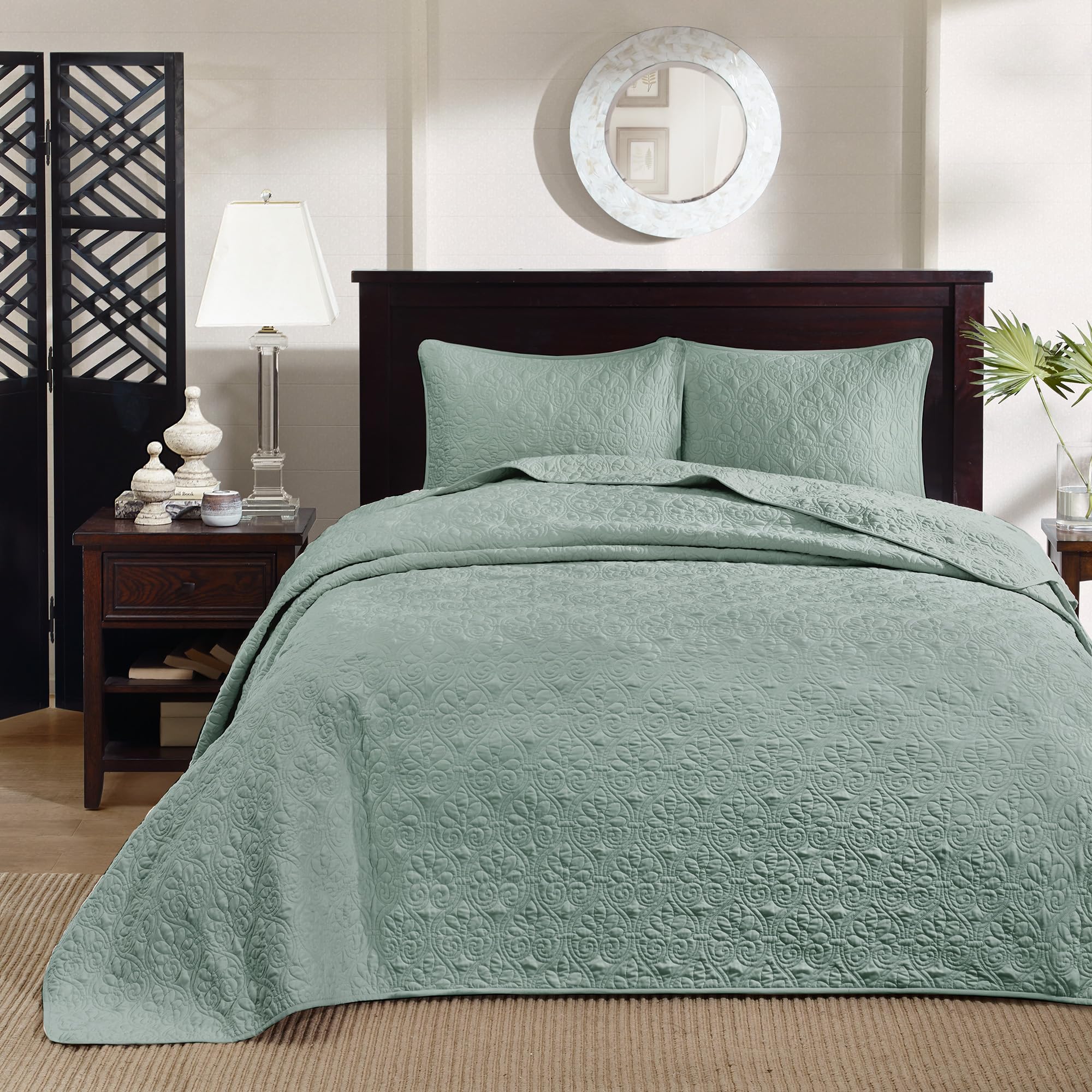 Madison Park Quebec Reversible Quilt Set Damask Design, Double Sided Stitching All Season, Lightweight Bedspread Bedding Set, Matching Sham, Seafoam, Queen(102"x118") 3 Piece Image