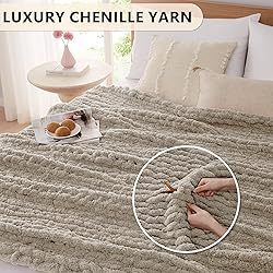 L'AGRATY Chunky Knit Blanket