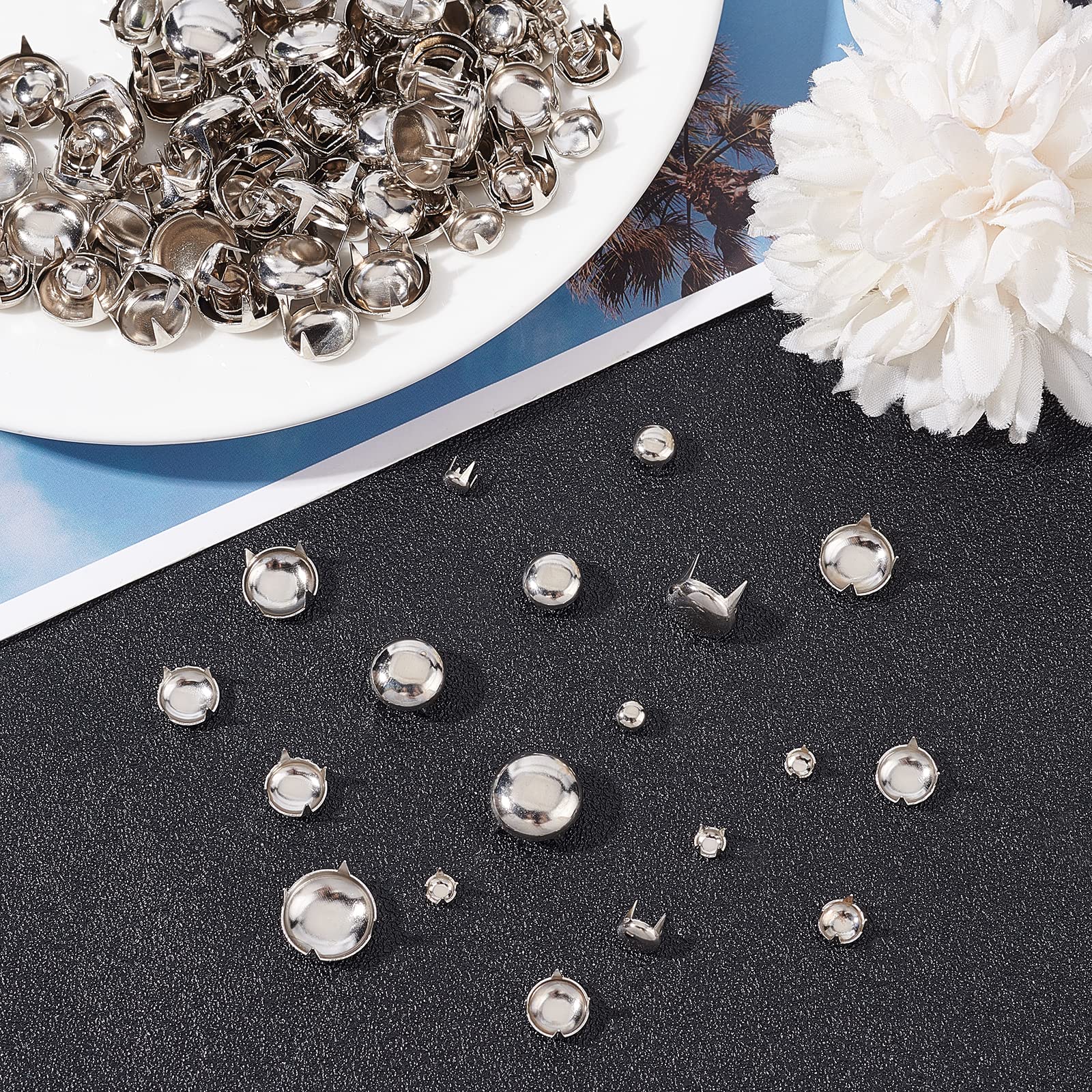 GORGECRAFT 5 Sizes 200Pcs Claw Rivet Nailheads Spots Stud Round Dome Studs Metal Mushroom Head Spike Prong Nail for DIY Leather Craft Fabric Clothes Denim Stylish Assorted Photo Repair(Sliver)