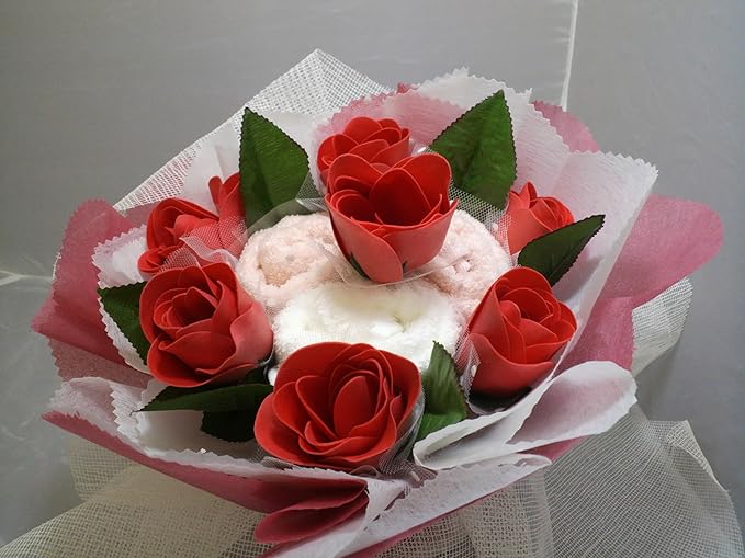 Amazon 今治タオルとソープフラワーアレンジメントの花束 色おまかせ 大 退職祝いに最適 花束 オンライン通販