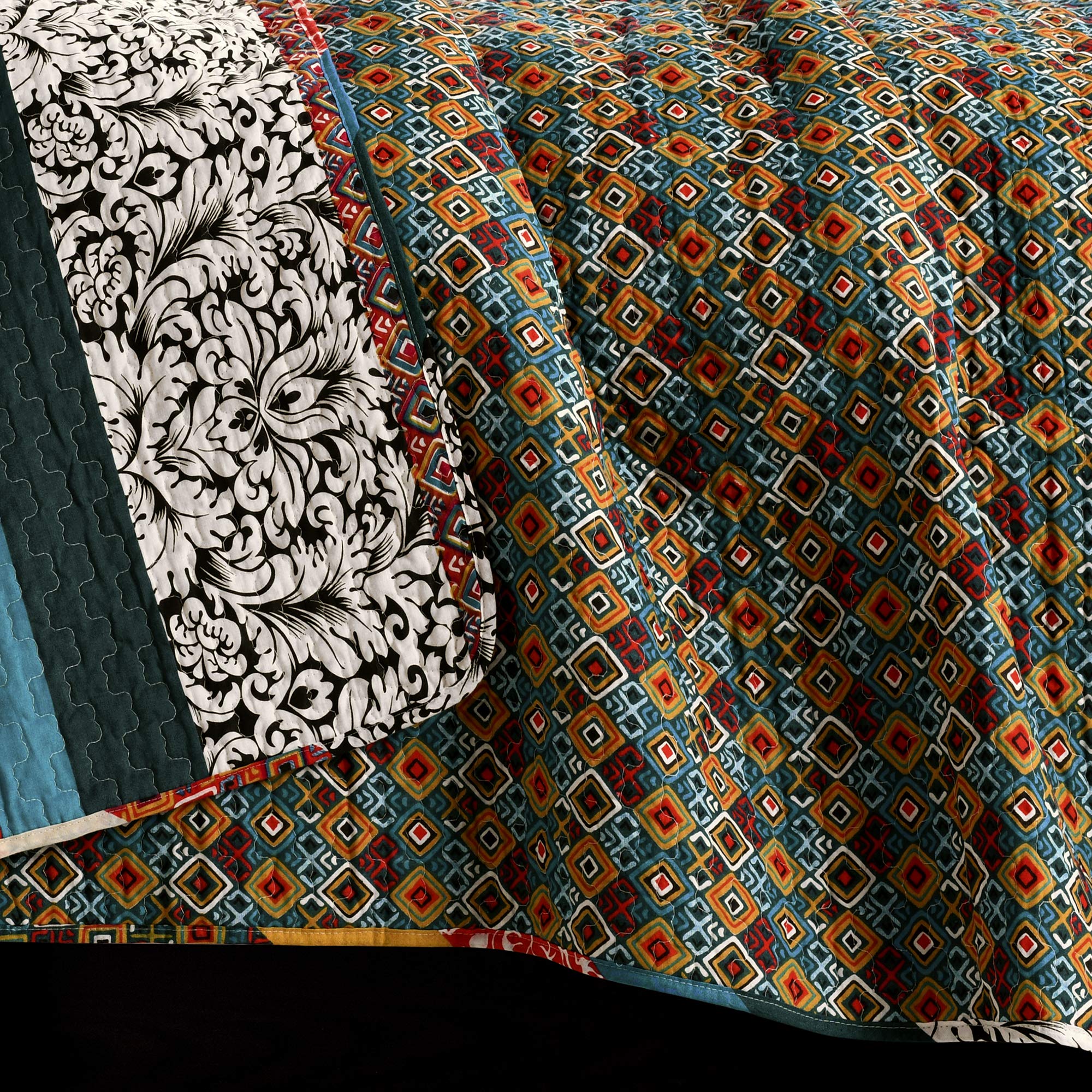 Lush Decor Boho Stripe Quilt Reversible 3 Piece Bohemian Design Bedding Set, Full Queen