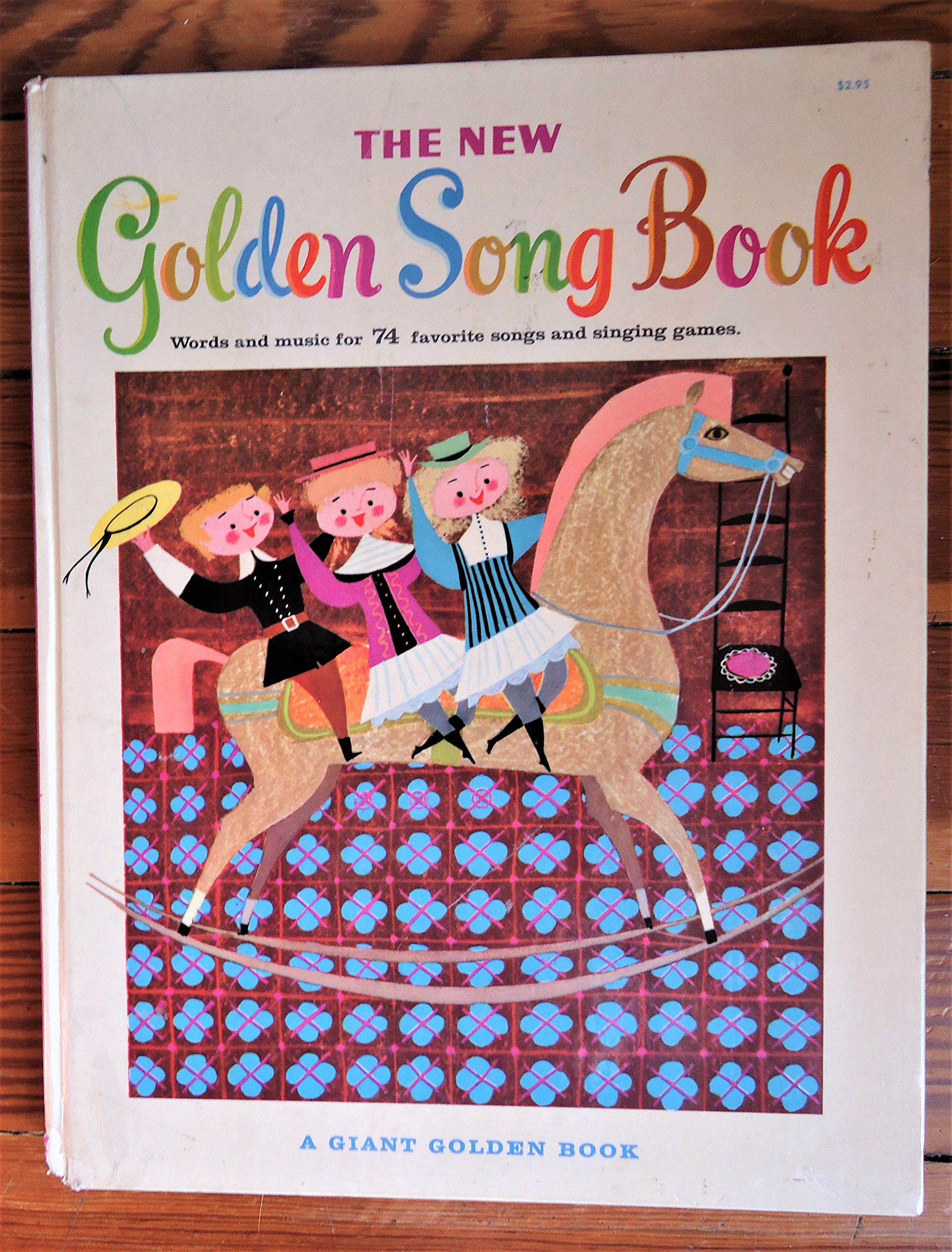 The New Golden Song Book Words And Music For 74 Favorite Songs And Singing Games Amazon Com Books