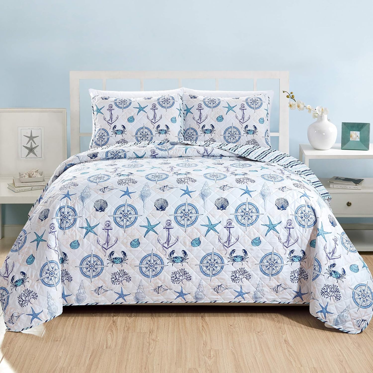 Great Bay Home Azure Coastal Collection 3 Piece Quilt Set with Shams. Reversible Beach Theme Bedspread Coverlet. Machine Washable. (Full/Queen): Home & Kitchen