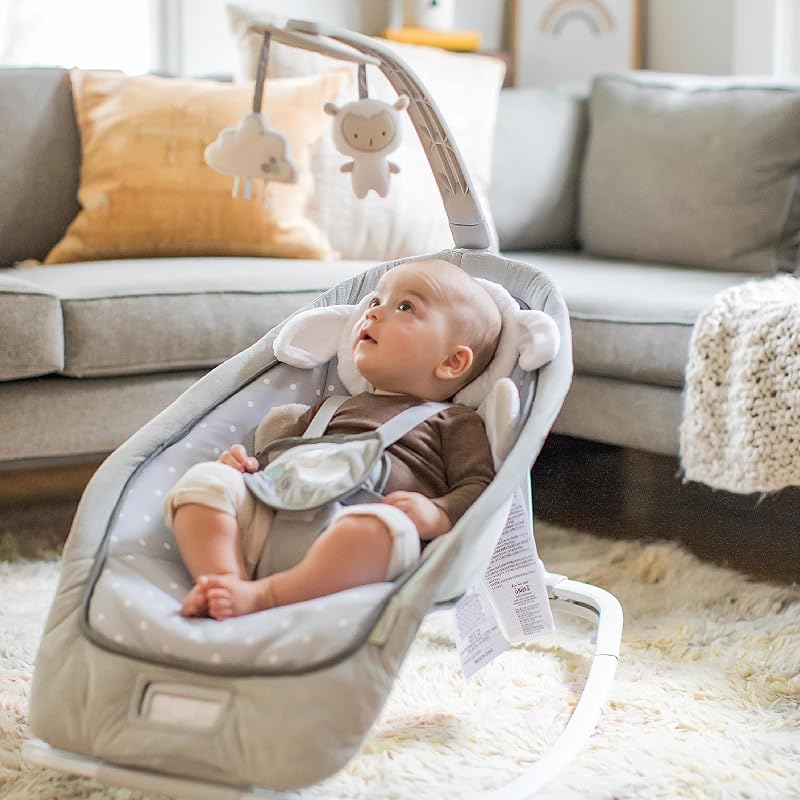 , Hamaca Mecedora para Bebés hasta 18 kg, Cuddle Lamb con vibraciones, arco de juego con 2 peluches, 12 melodías, 4 sonidos de naturaleza, volumen regulable, ergonómico.