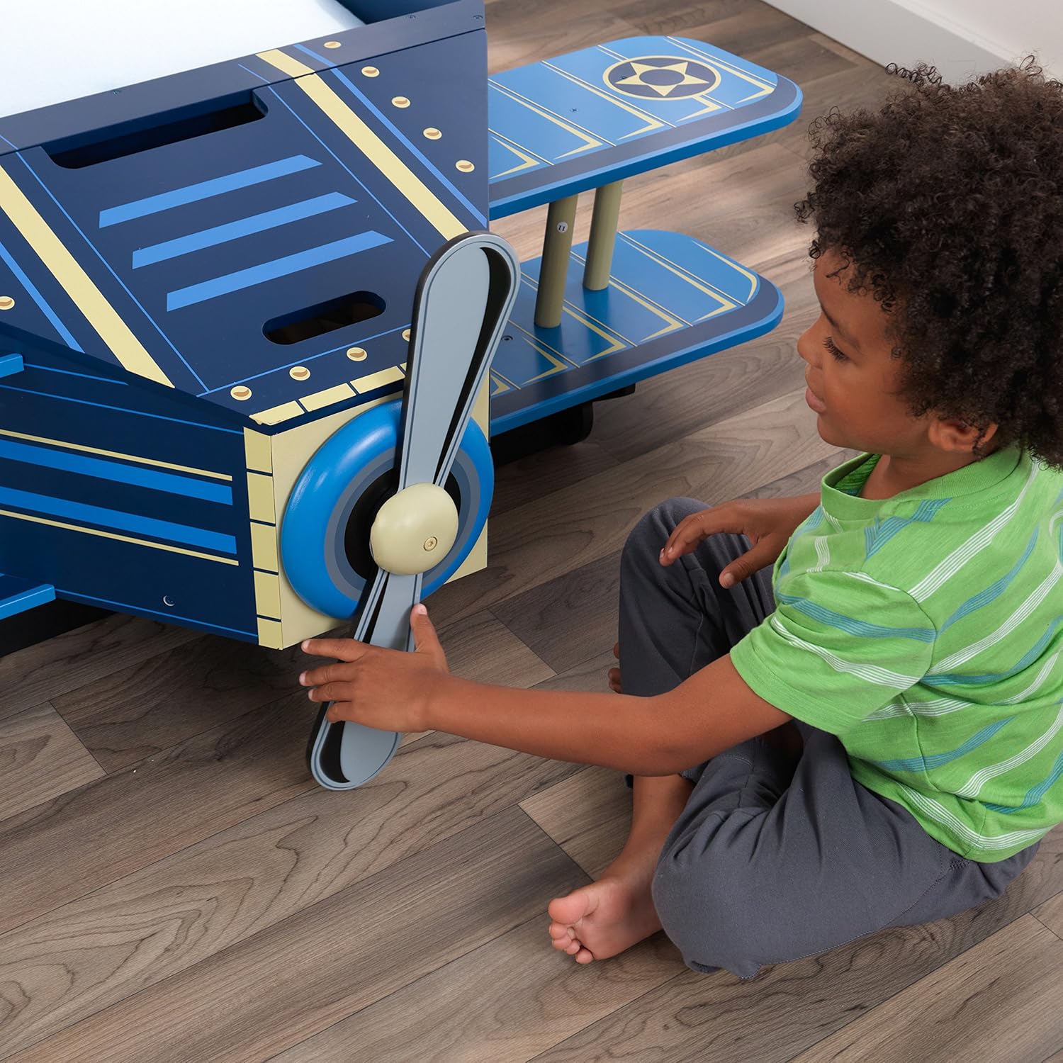 kidkraft modern toddler bed 86921