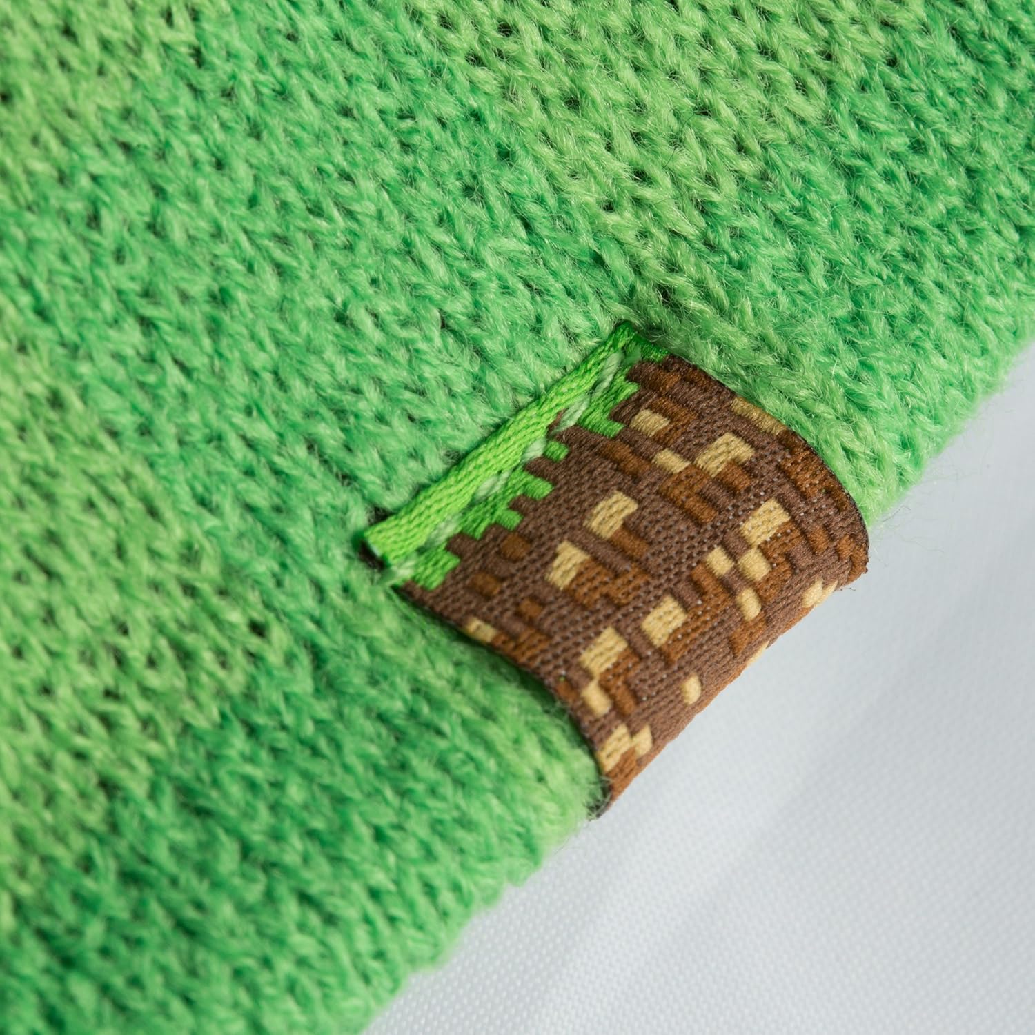 JINX Minecraft Creeper Face Knit Beanie: Clothing