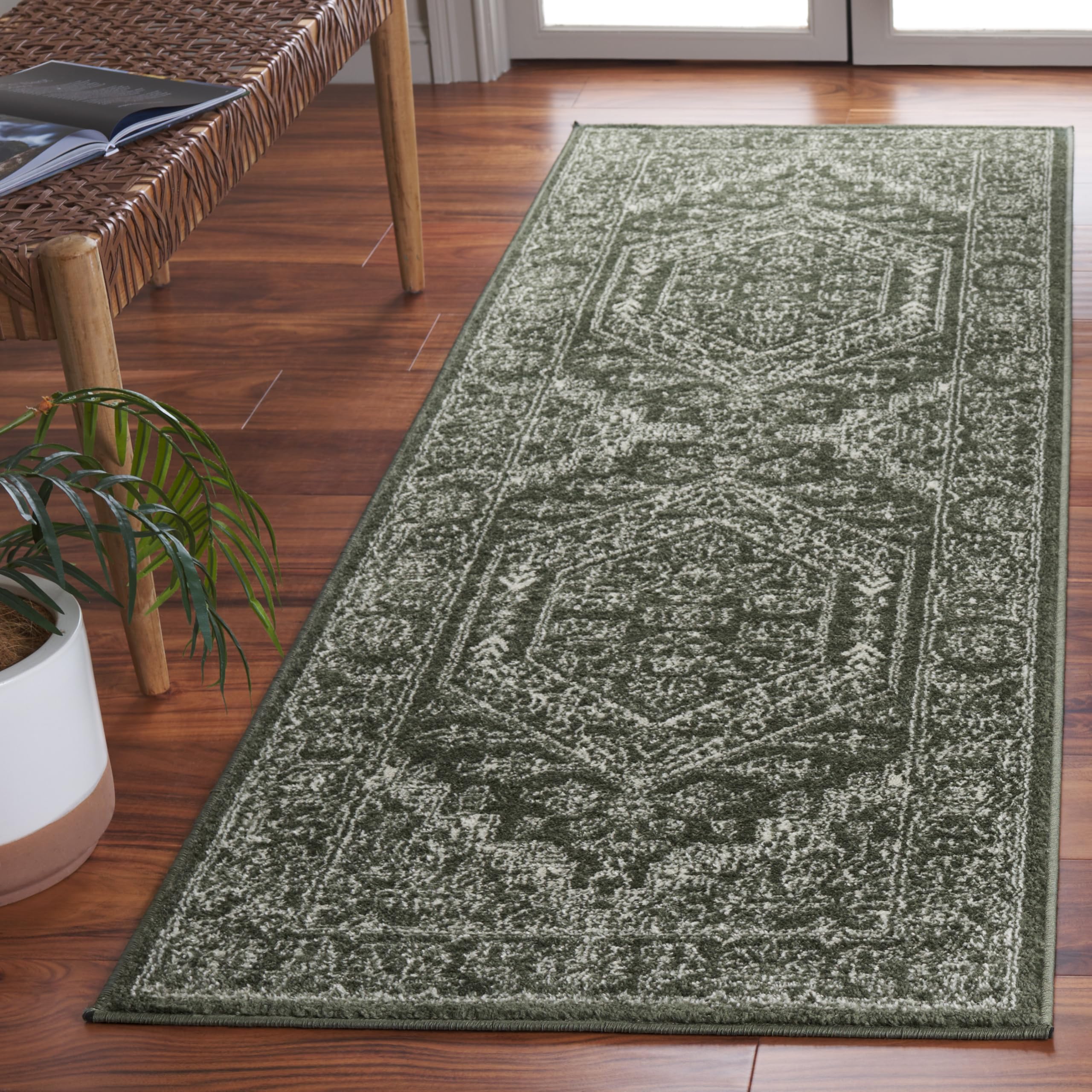 SAFAVIEH Adirondack Collection Runner Rug - 2'6" x 12', Dark Green & Ivory, Oriental Medallion Design, Non-Shedding & Easy to Clean, Ideal for Hallway, Foyer, Kitchen, Entryway (ADR108Y)
