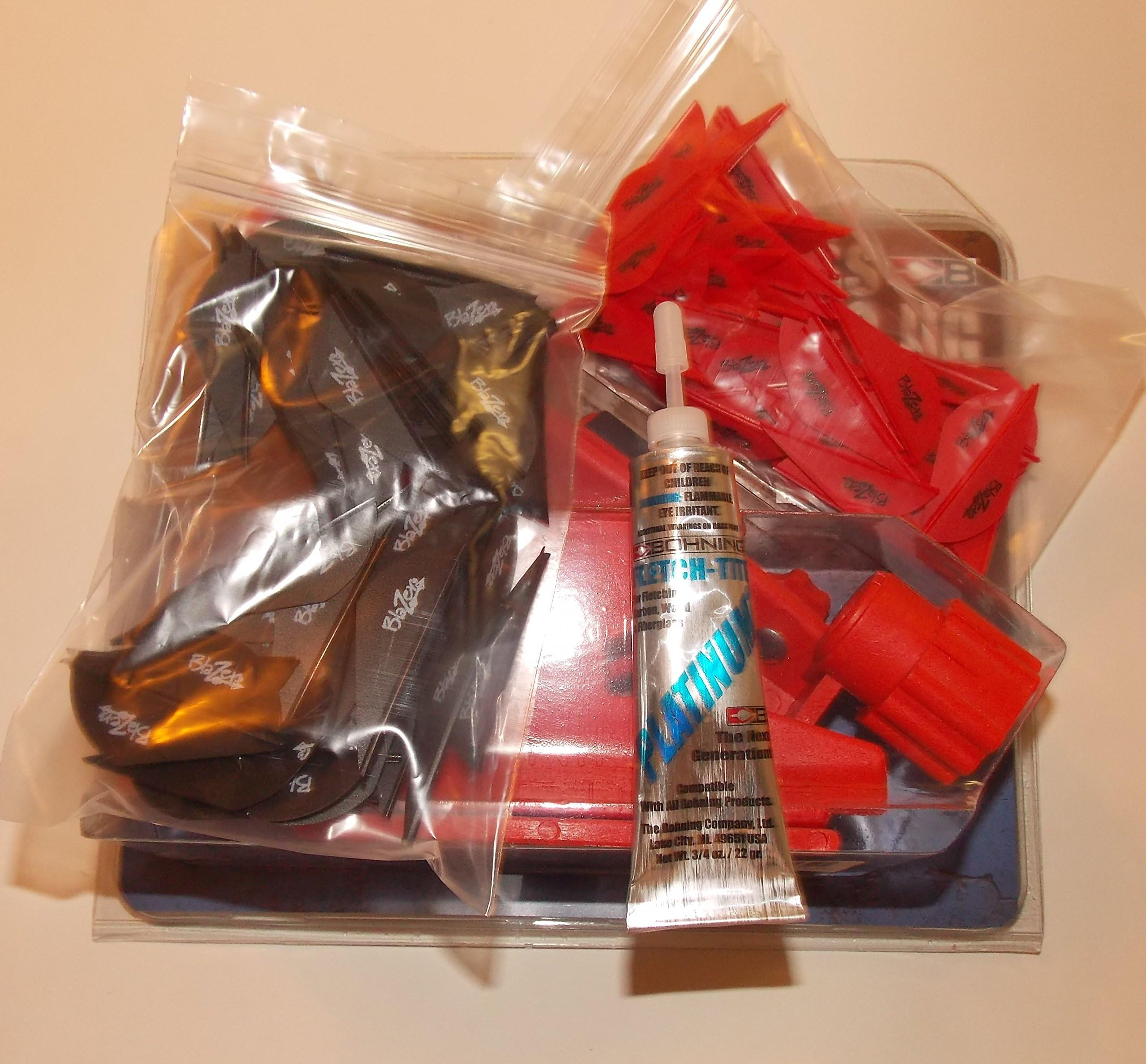 Bohning Pro Class Fletching Jig Kit with Straight Clamp Blazer Vanes Glue
