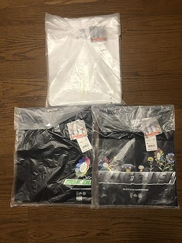 Amazon Co Jp ユニクロ ビリーアイリッシュ 村上隆 Tシャツ ３枚セット メンズｍサイズ2枚レディースｌサイズ1枚 ホビー