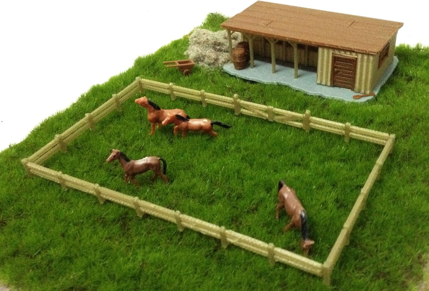 Outland Models Train Railway Layout Farm Stable with Horses & Grass HO OO Scale