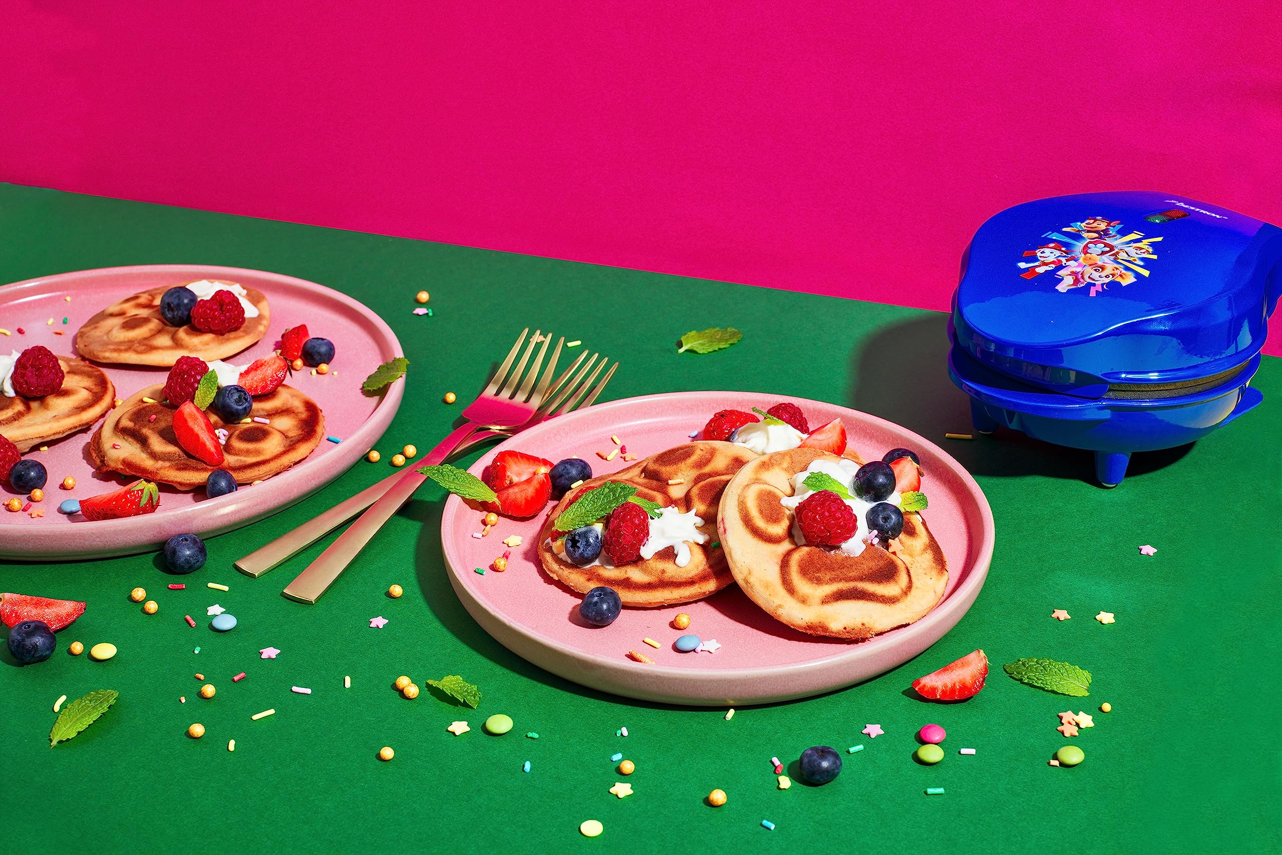 Mini-Waffeleisen im einzigartigen Paw Patrol Design, für Kindergeburtstage, Ostern & Weihnachten, inkl. Backampel, Waffelgröße: Ø 10cm, offizielles Lizenzprodukt, Farbe: Blau 6