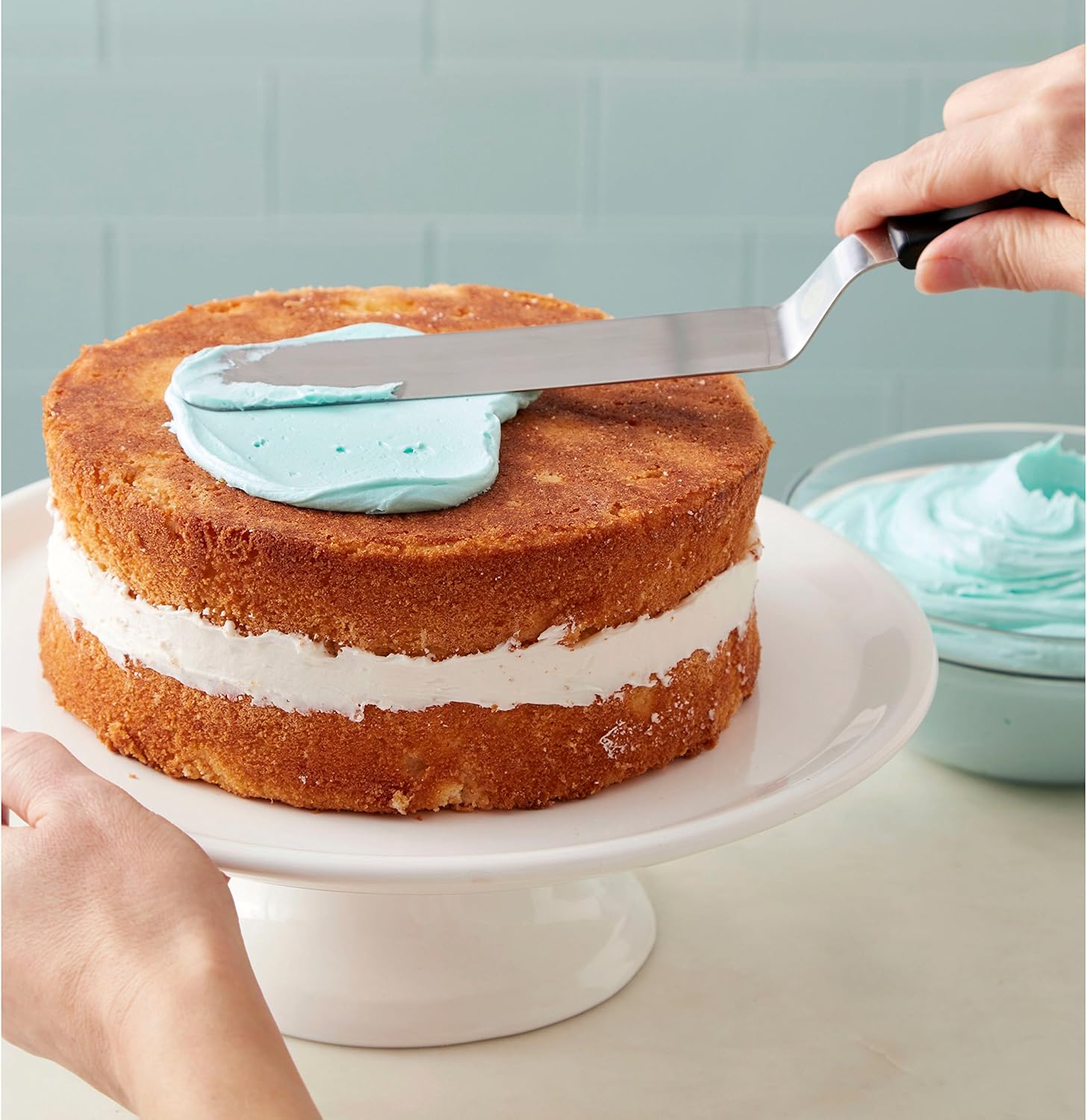 Wilton Icing Spatula, 13-Inch, Angled Cake Spatula: Kitchen & Dining