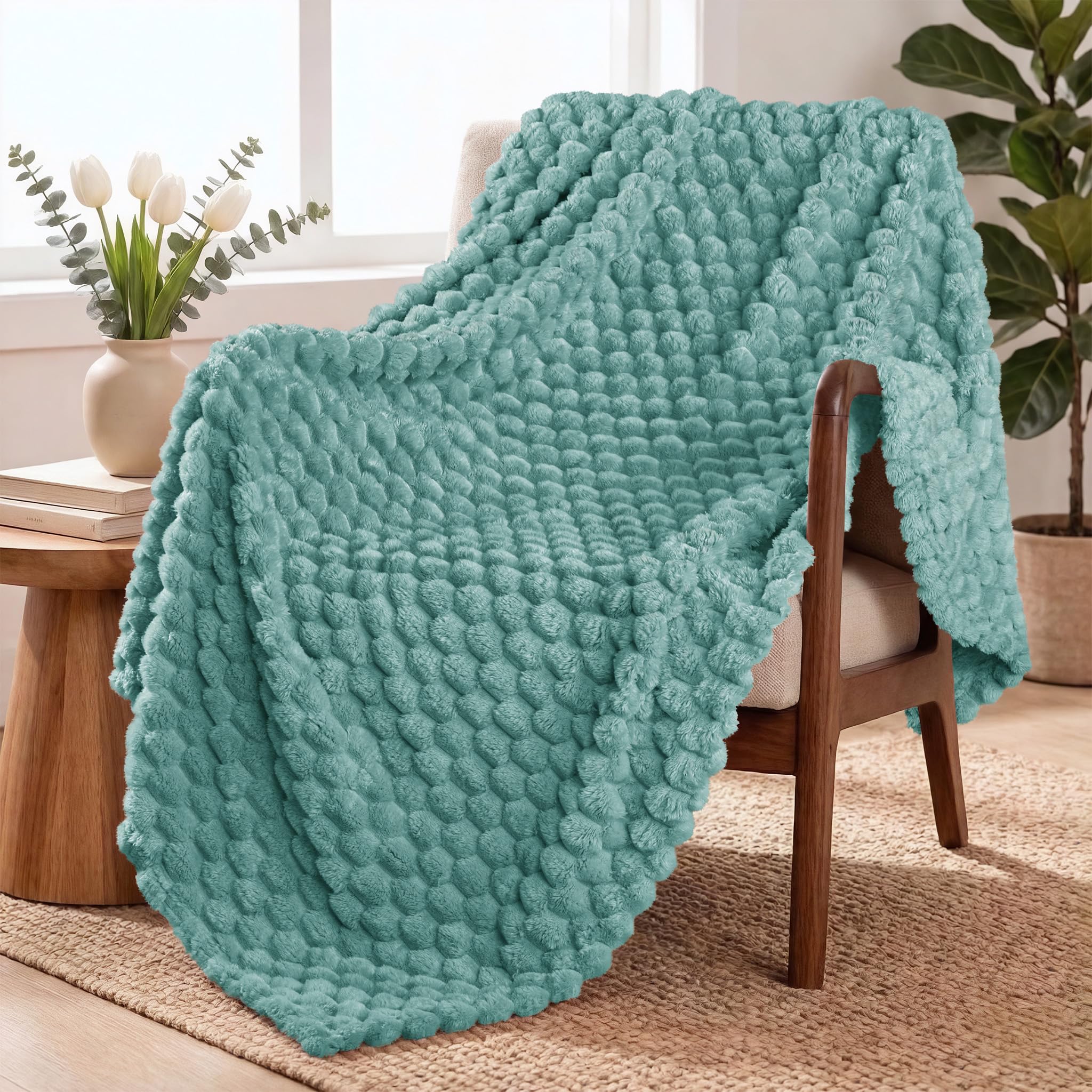 Exclusivo Mezcla Fleece Throw Blanket for Couch, Extra Large Fuzzy Celadon Bed Blankets, Soft Cozy Plush Sofa Throws for All Seasons, 127x178 CM