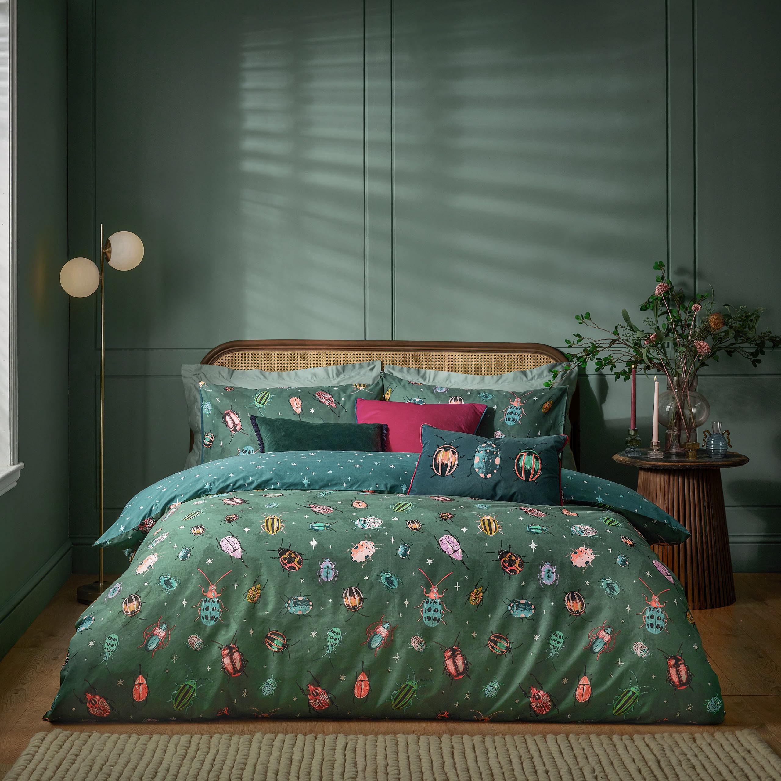 furn. Beetalis Insect Duvet Cover Set - Iridescent Beetle Cosmic Starry Night Reversible Bedding (Green - King UK Standard)