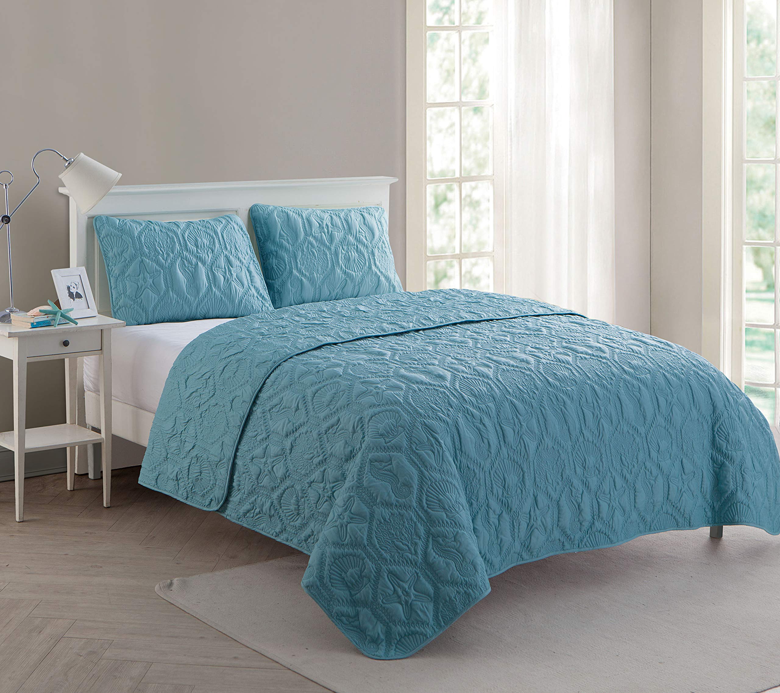 VCNY Home Shore Seashell Pattern 3 Piece Quilt Set, King, Blue