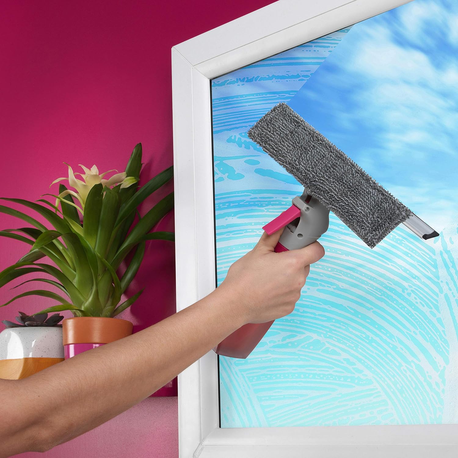 Kleeneze KL062635EU Window Cleaner Squeegee, Microfibre Wiper with Spray Function, Window Wiper for Shower Tiles & Mirrors - Image 5