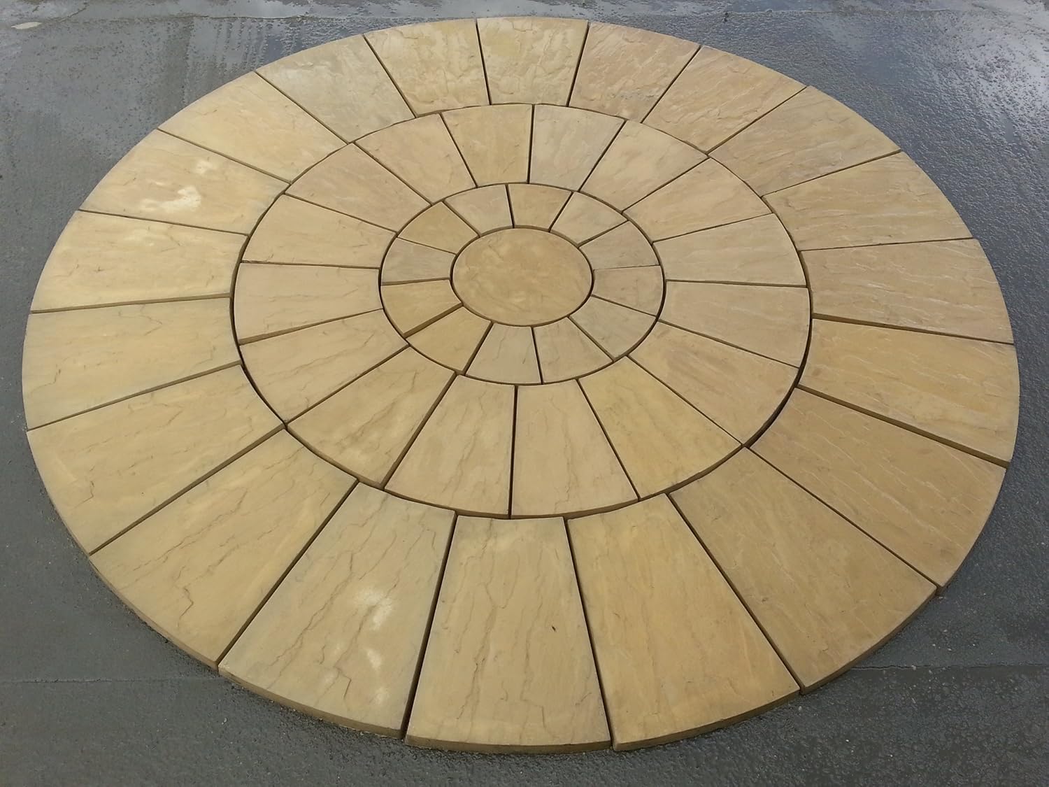 Stone Concrete Circle Patio Paving Set 3.0 Meters. Amazon.co.uk