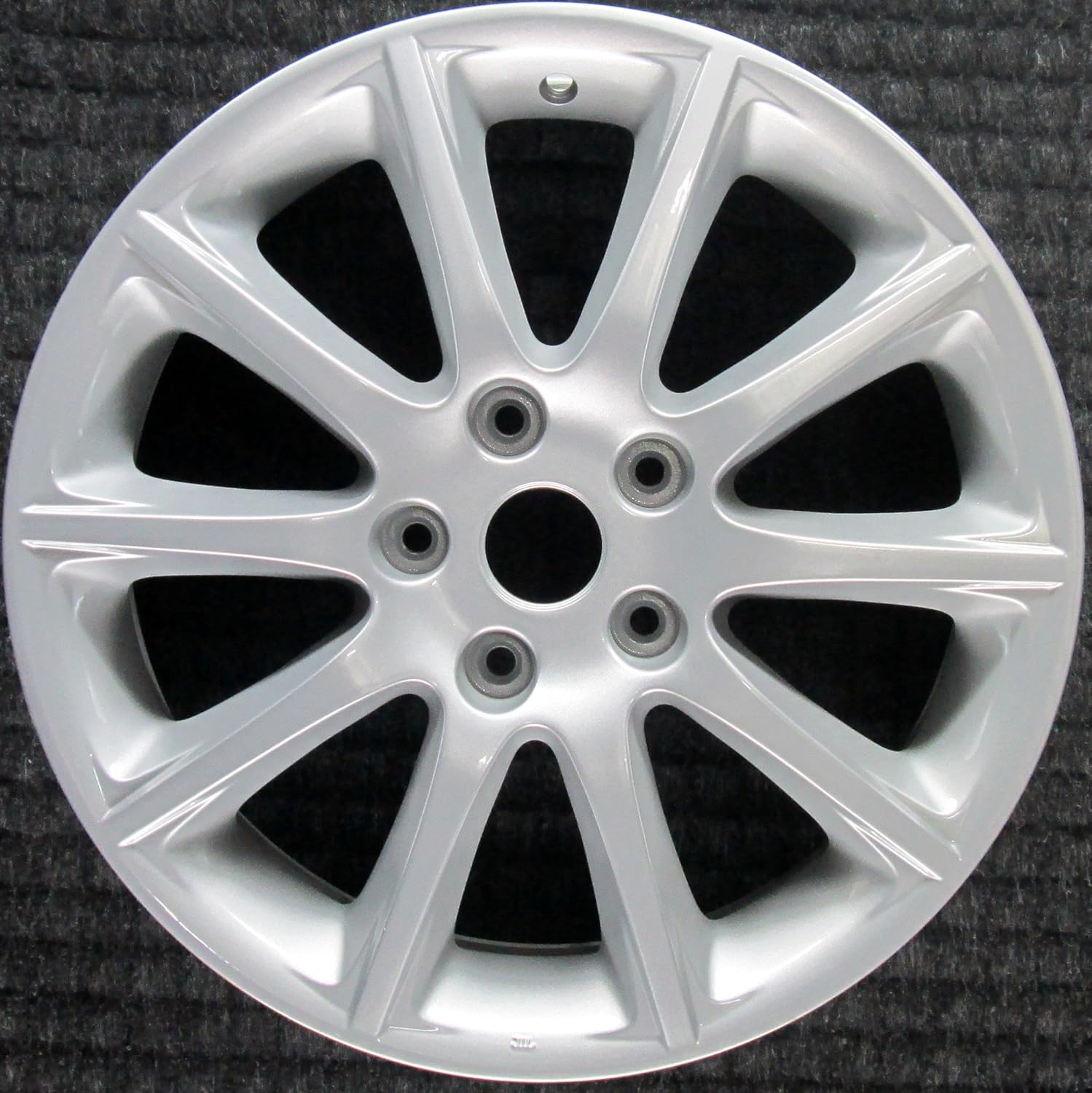 BRAND NEW OEM CHROME WHEEL COVER CENTER CAP 20112012 FORD F250 F350