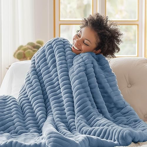 Bedsure Fleece Throw Blanket for Sofa - Fluffy Cosy Warm Blankets for Bed, Soft Cute Single Throw Gifts for Women and Girls, Ashley Blue, 130x170 cm