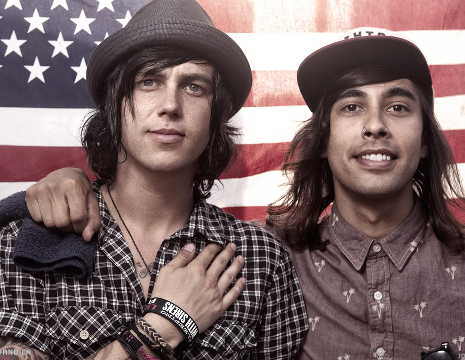 Are Kellin Quinn And Vic Fuentes Related