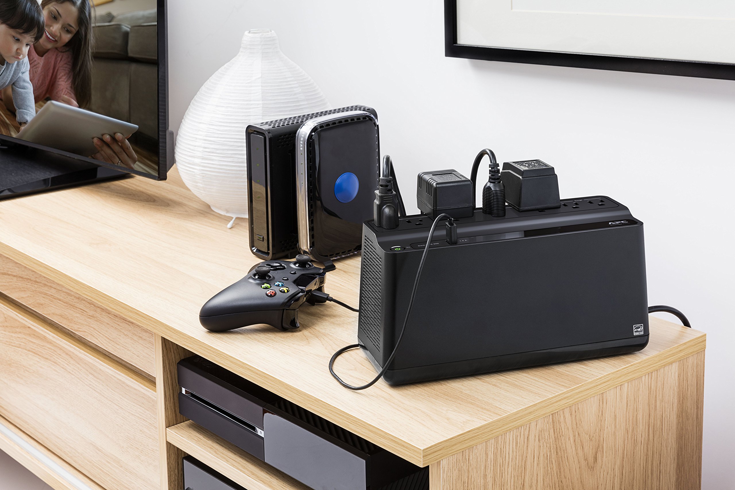 600 VA Battery Backup Surge Protector with USB Charging Port 7 Outlets