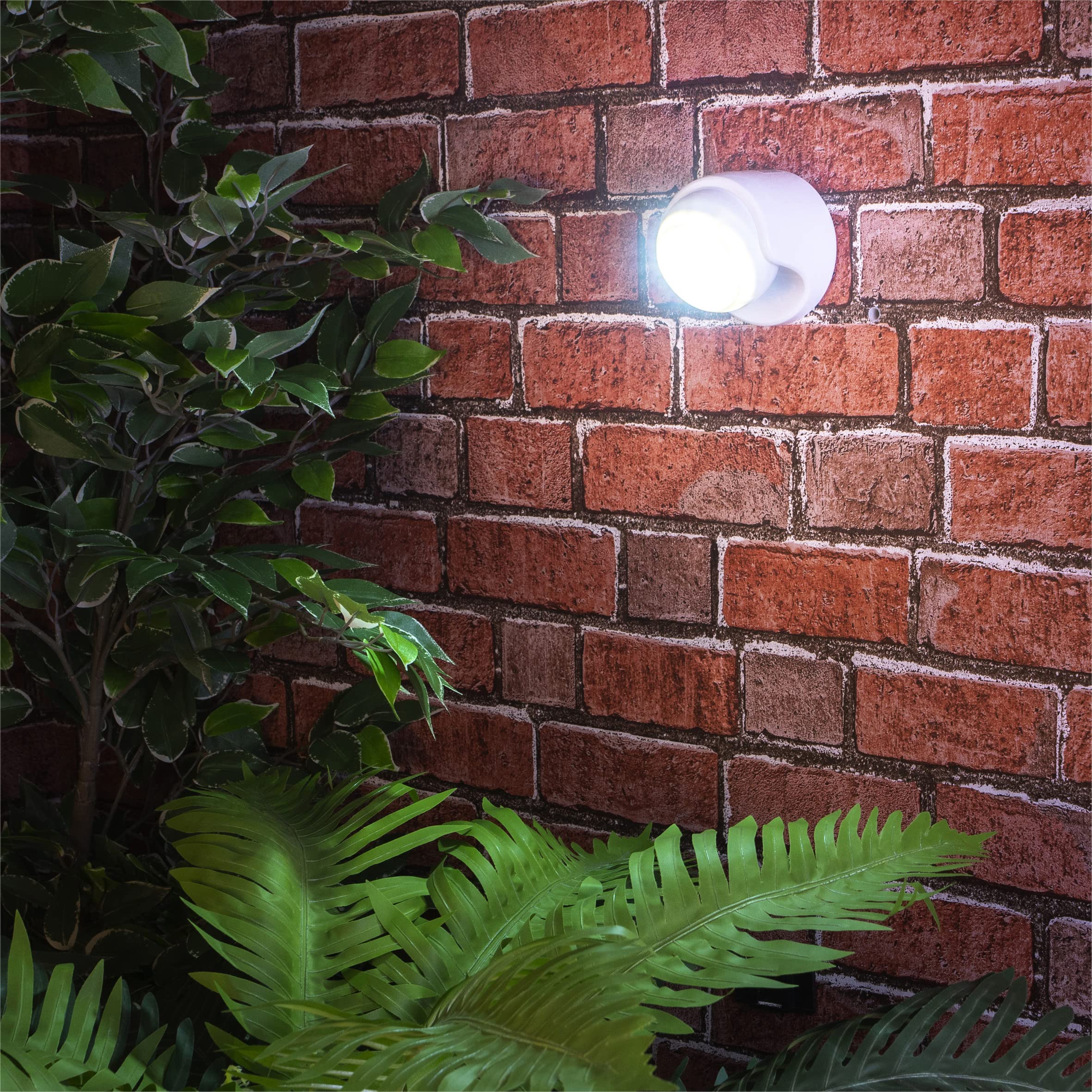 St. Helens Home & Garden 9 LED Motion Sensor Light