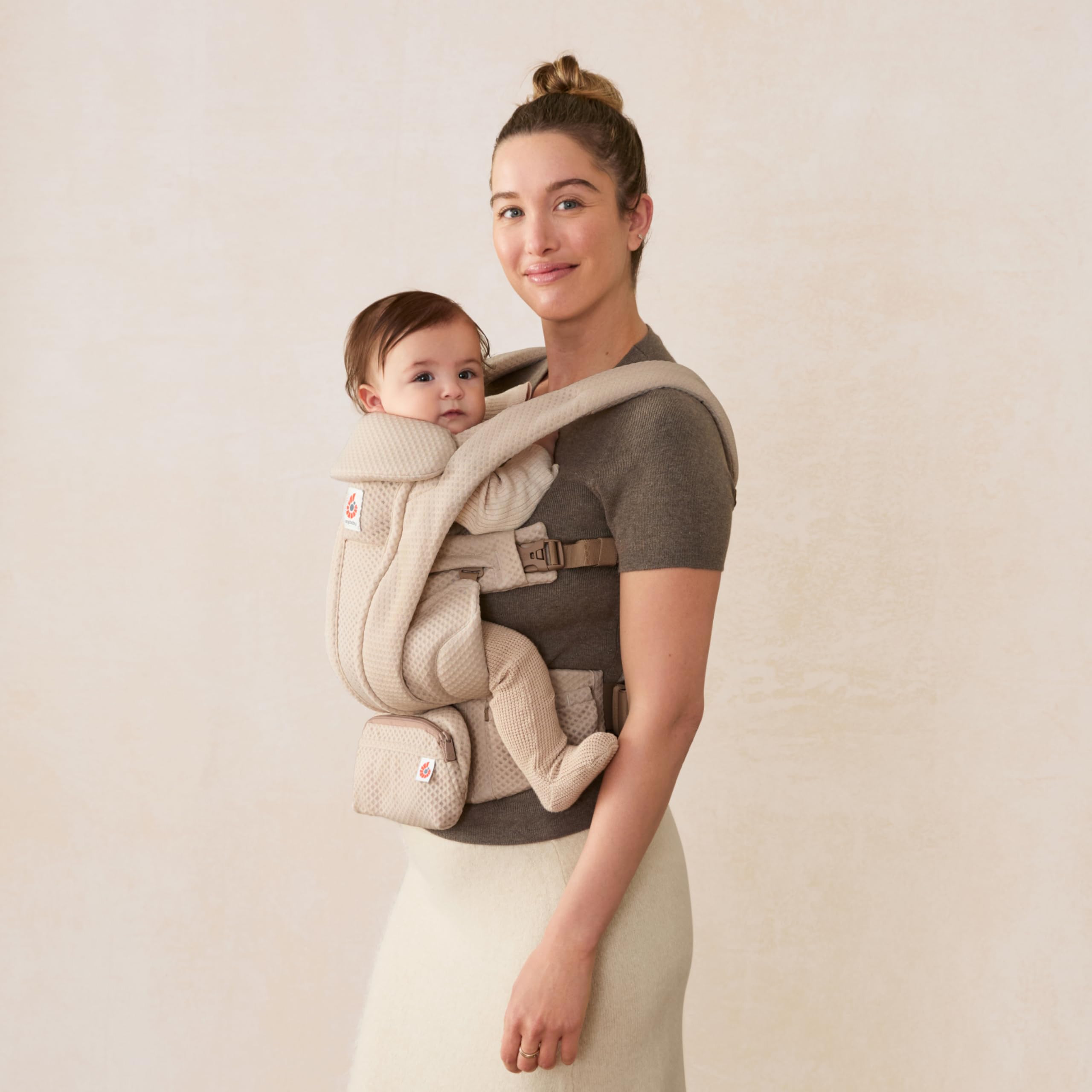 Ergobaby Omni Deluxe All-in-One Babytrage für Neugeborene ab Geburt bis 20kg, Ergonomische 4-Positionen Mesh Babytrage Rückentrage Baby-Tragetasche, Natural Beige 8