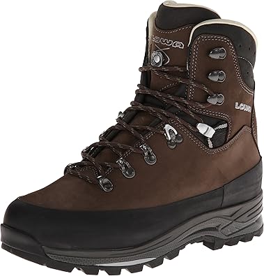 lowa trekking boots